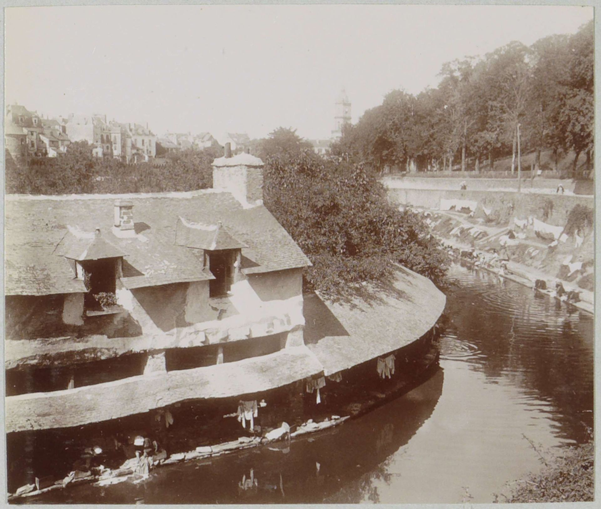 Gezicht op de washuizen van Vannes by Delizy