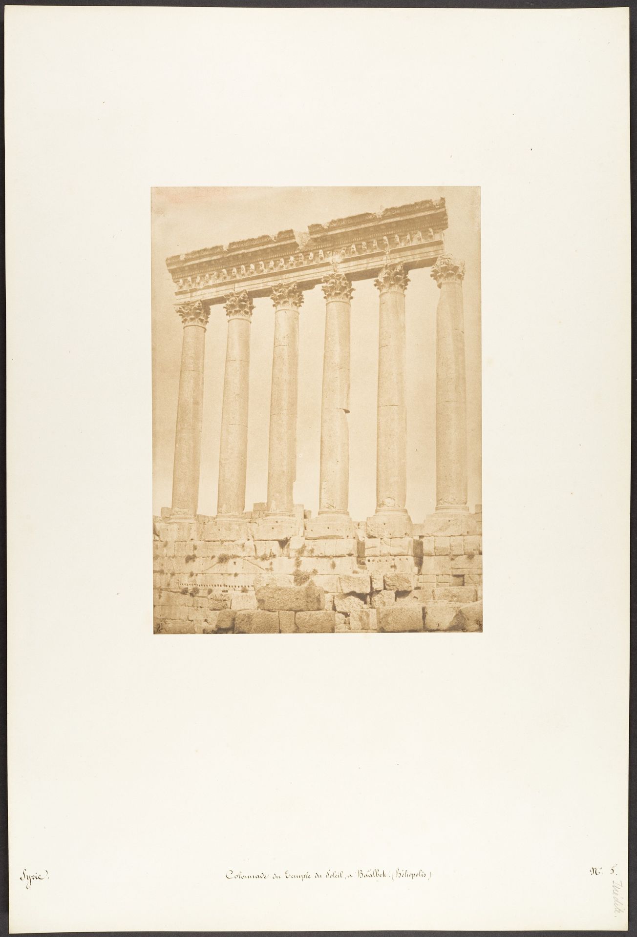 Colonnade du Temple du Soleil, à Baâlbek (Héliopolis) by Maxime Du Camp