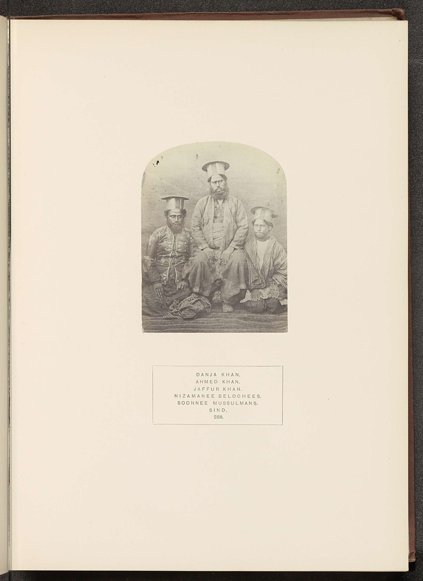 Portret van Danja Khan, Ahmed Khan en Jaffur Khan by Henry Charles Baskerville Tanner