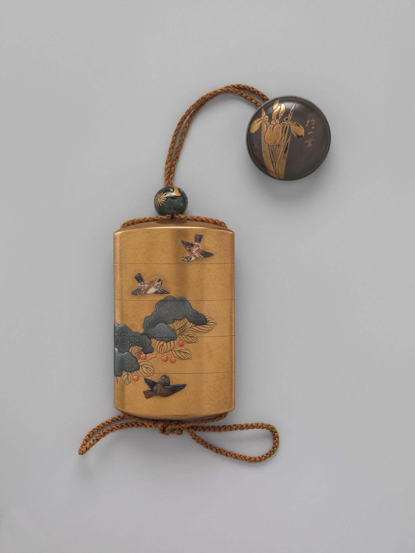 Inrō with Sparrows in Snow-covered Nandina by Hara Yōyūsai