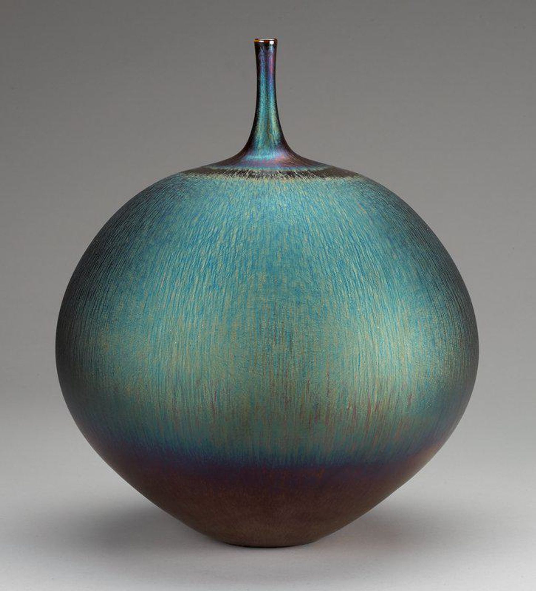 Teardrop-shaped bottle vase with blue hare's fur glaze by Miyamura Hideaki