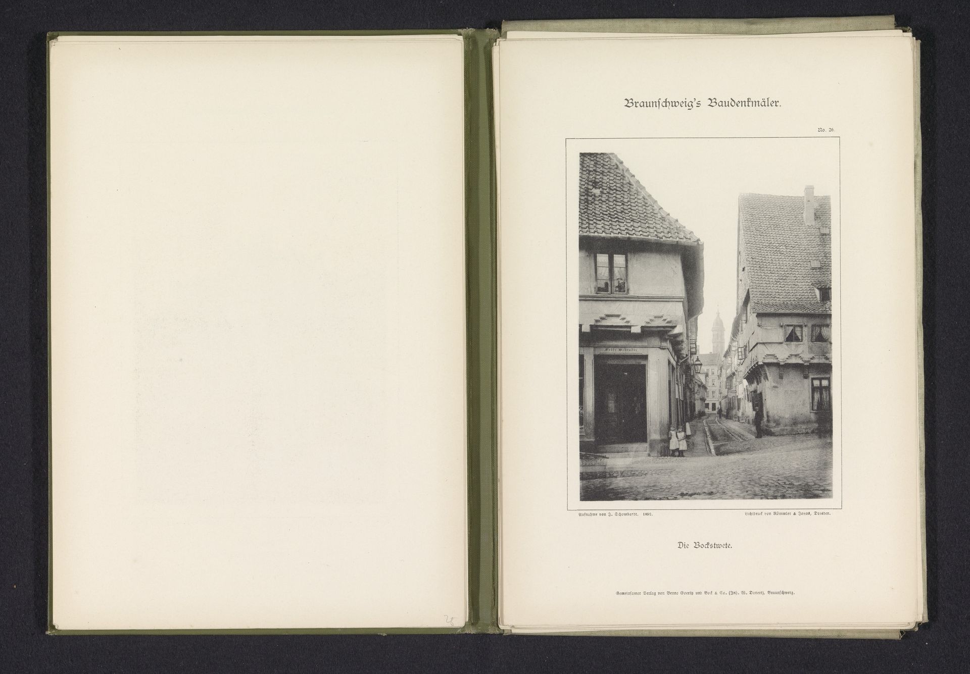 Gezicht op de Bockstwete te Braunschweig by J. Schombardt