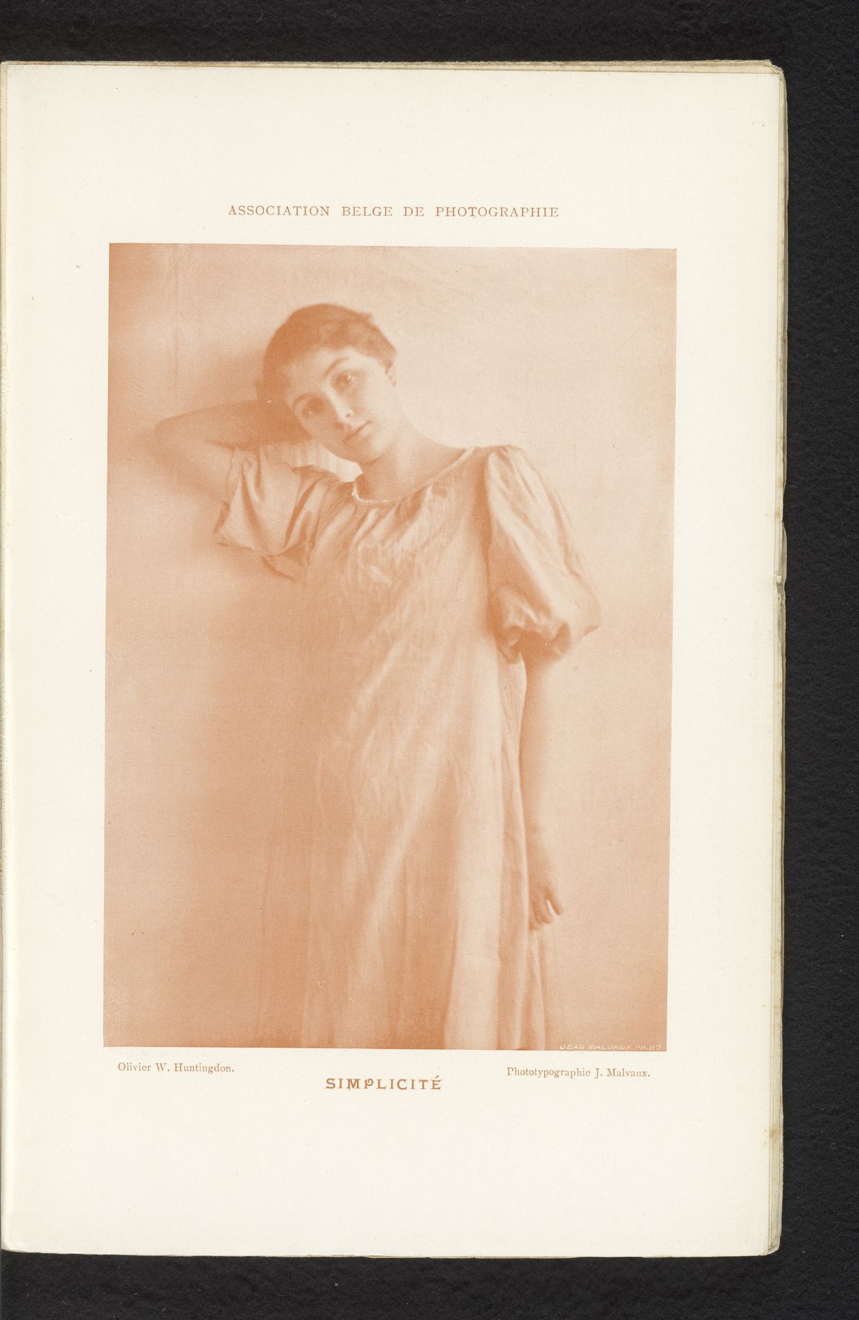 Portret van een onbekende vrouw by Olivier W. Huntingdon
