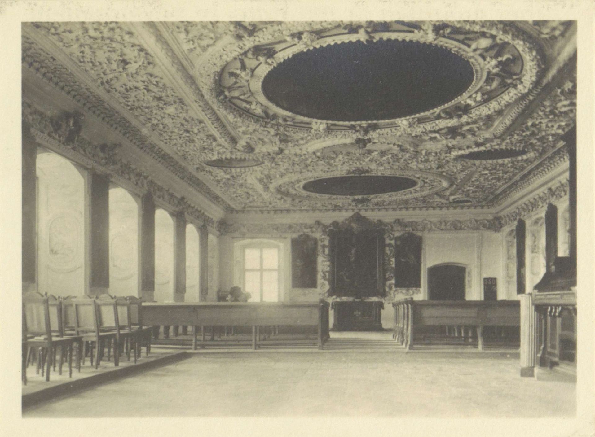 Kapel van Schule Schloss Salem met geornamenteerd plafond by Anonymous