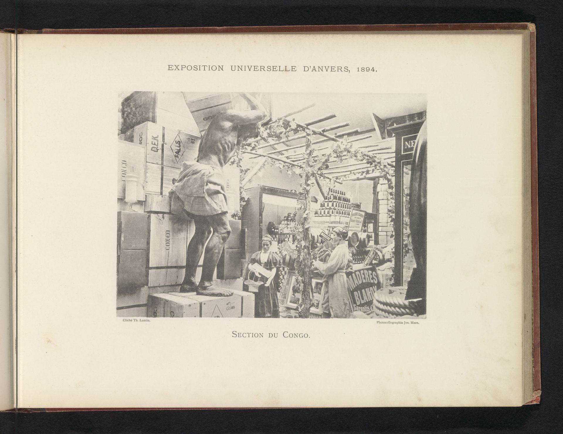 Congolese objecten tijdens de wereldtentoonstelling te Antwerpen by Th. Lantin