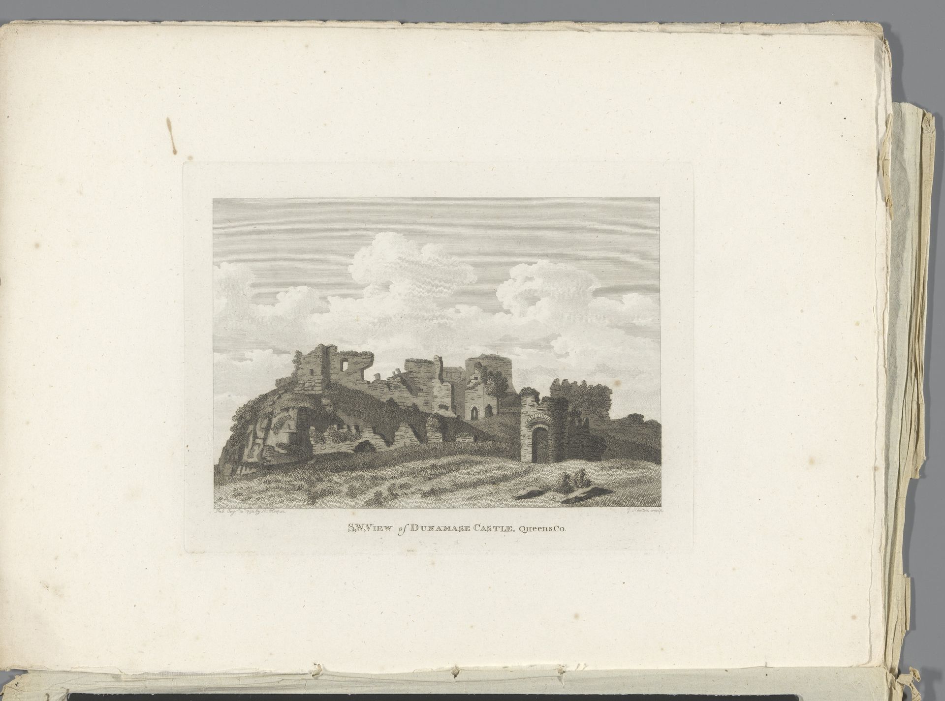 Gezicht op de ruïnes van Dunamase Castle vanuit het zuidwesten gezien by James Newton