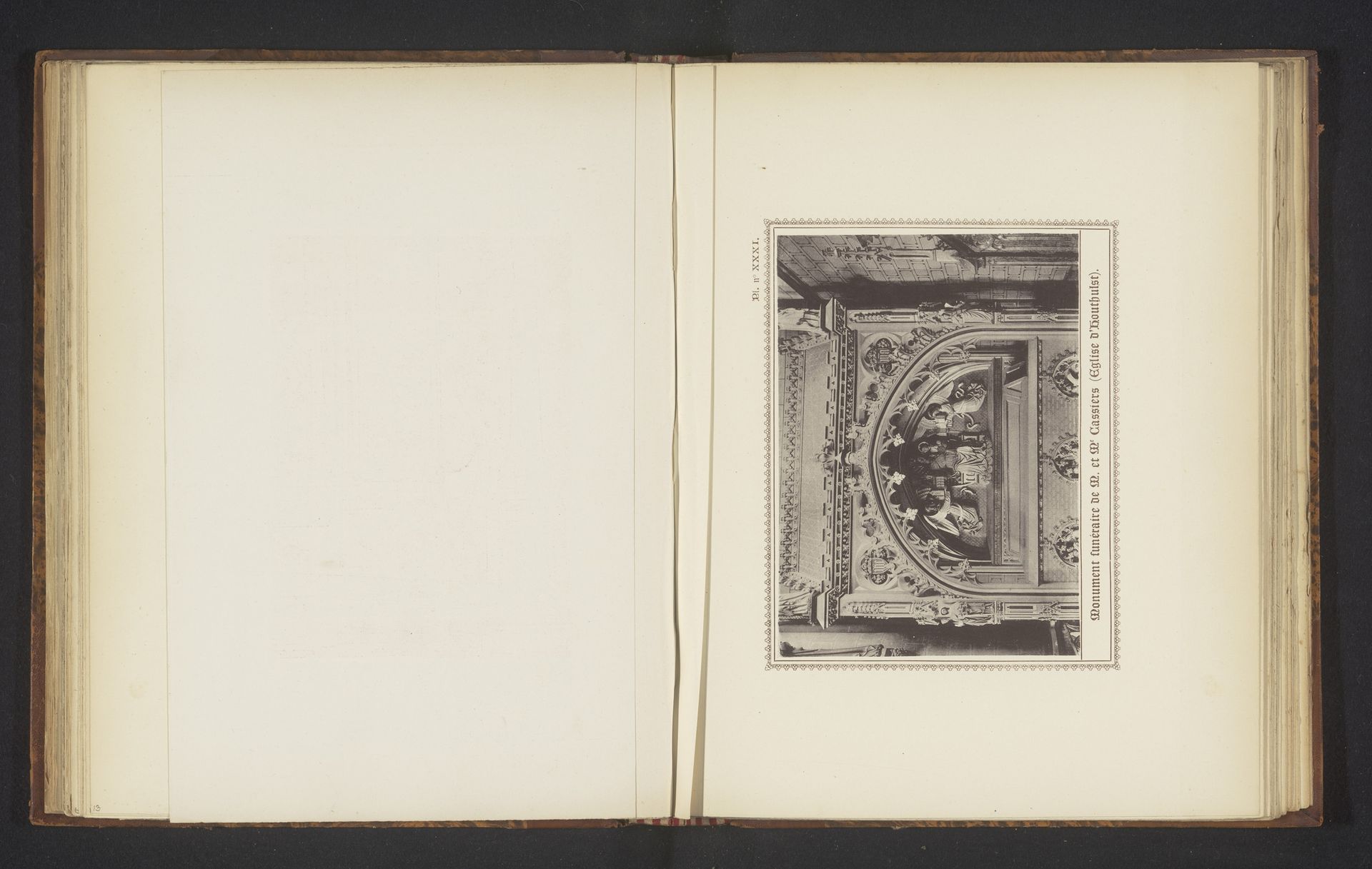 Grafmonument van het echtpaar Cassiers in de kerk van Houthulst, België by Joseph Casier