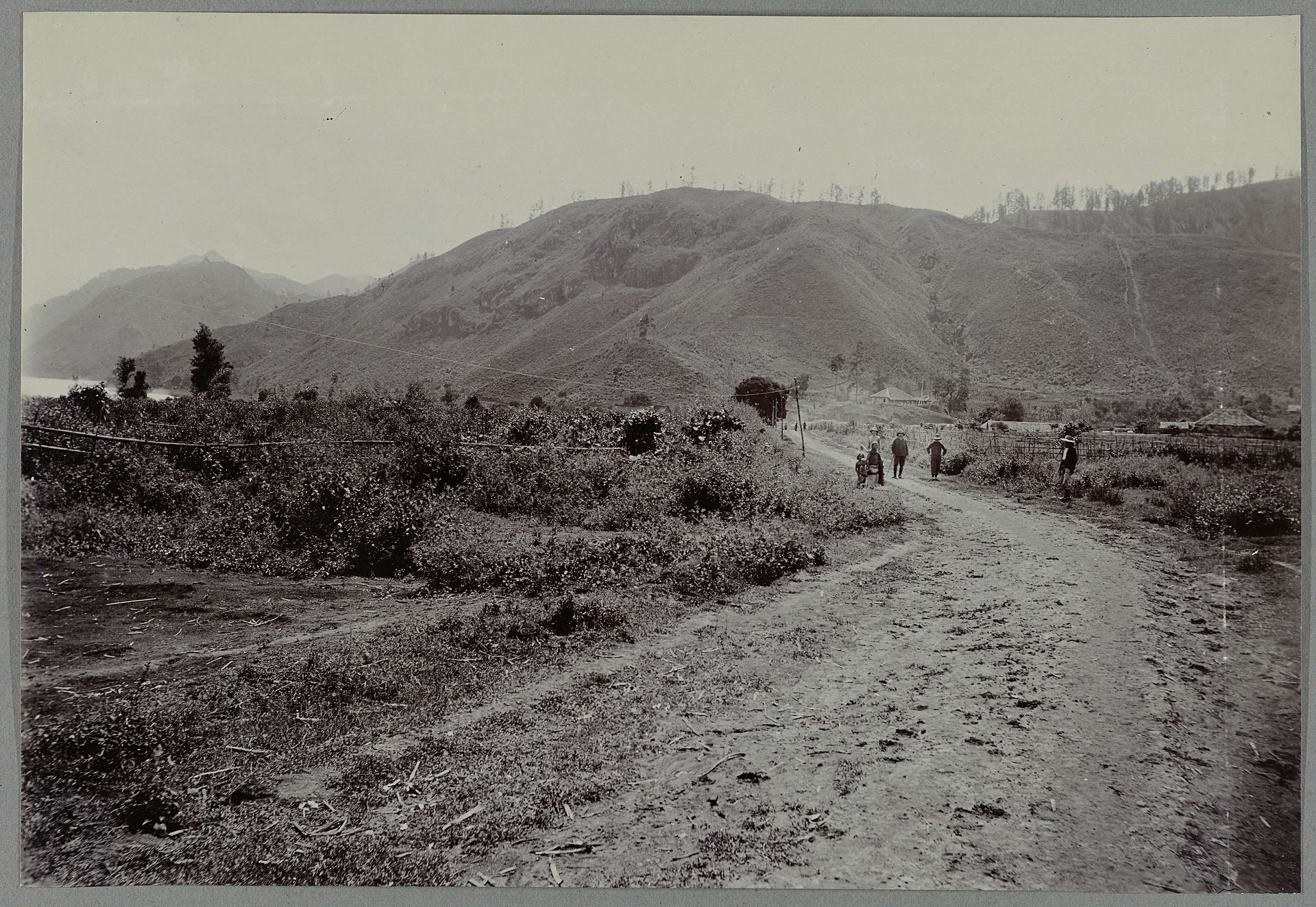 Weg in Takinguen by Anonymous