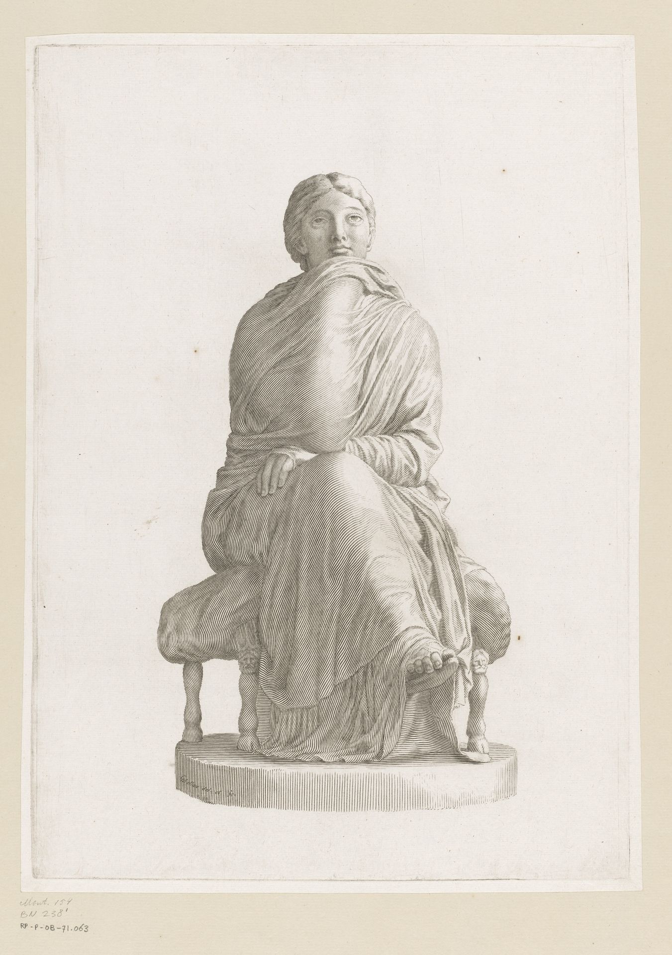 Standbeeld van een zittende vrouw in draperie gewikkeld by Claude Mellan