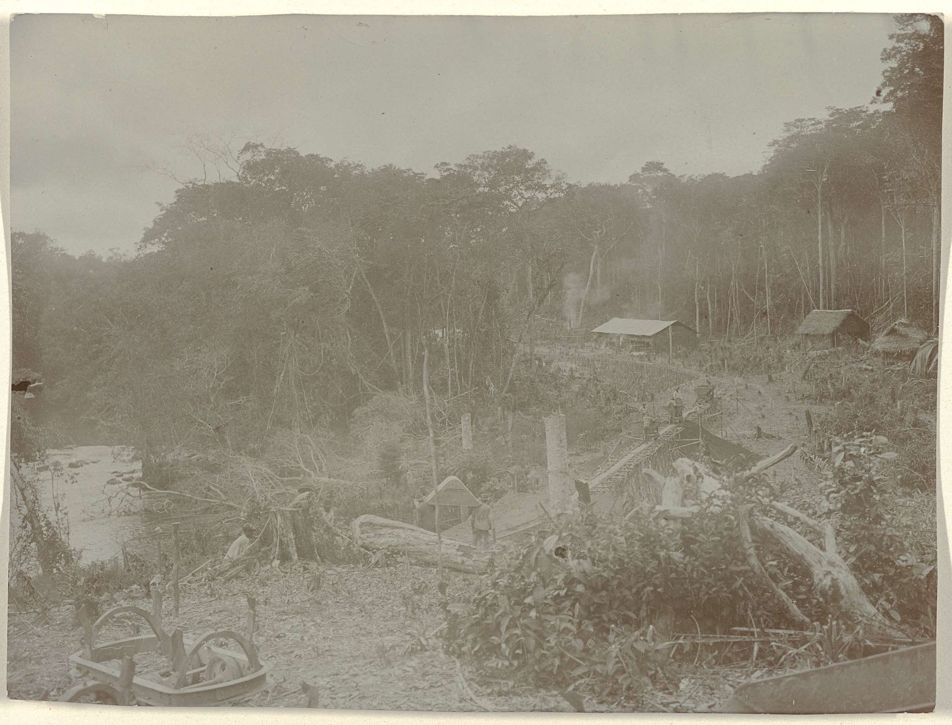 Aanleg van de spoorweg bij Dam, Suriname by Jacob Evert Wesenhagen