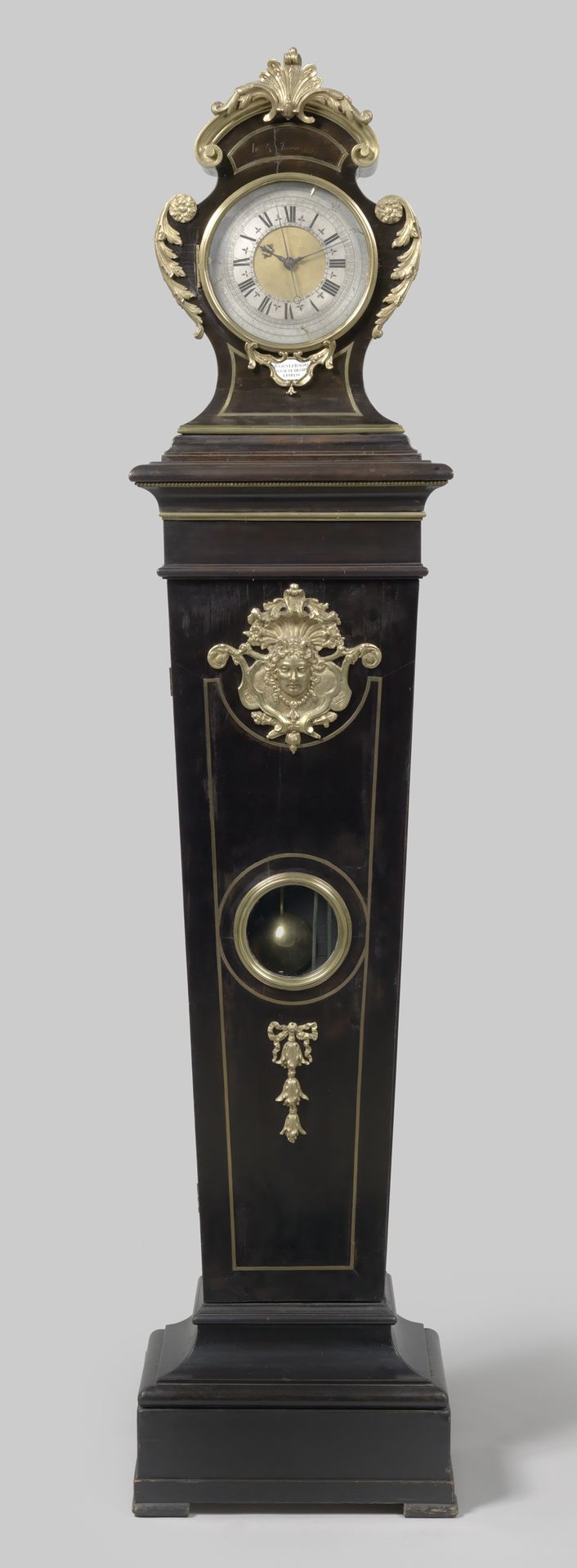 Staande klok, belijmd met zwart gebeitst perenhout by Julien Le Roy