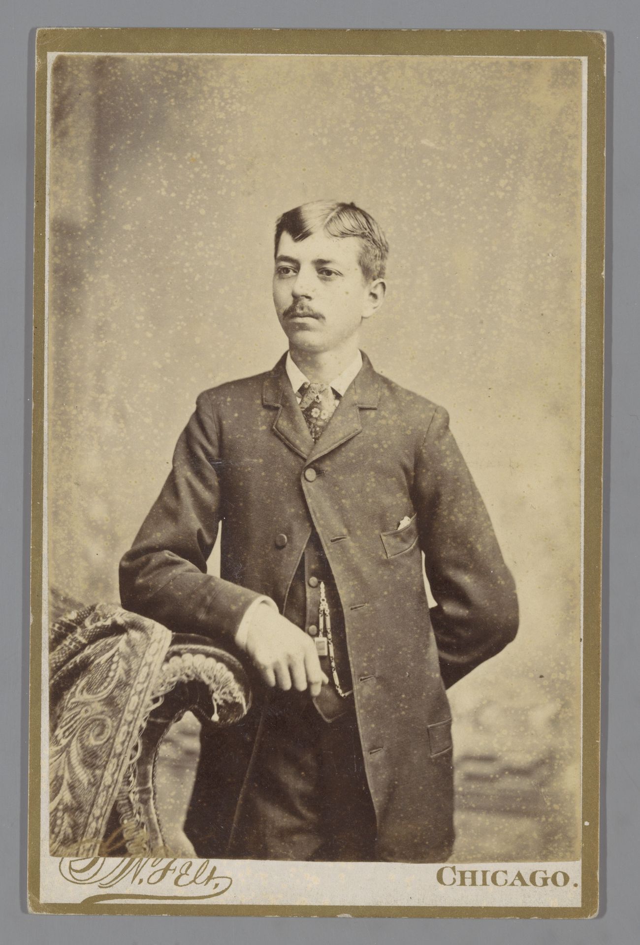 Portret van een onbekende man by Lewis W. Felt