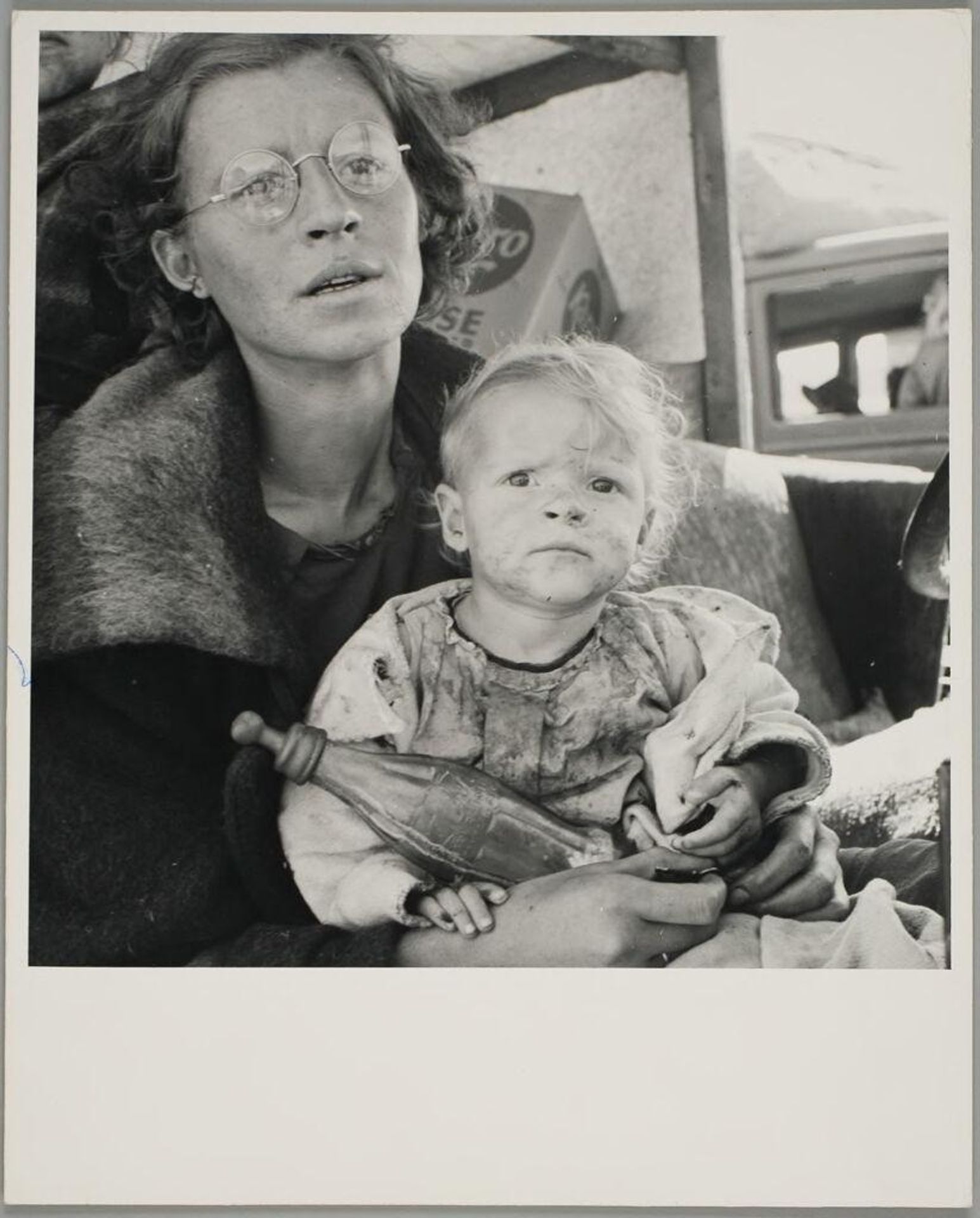 Mother and Child on the Road in Tulelake, Siskiyou County, California, September 1939 by Dorothea Lange