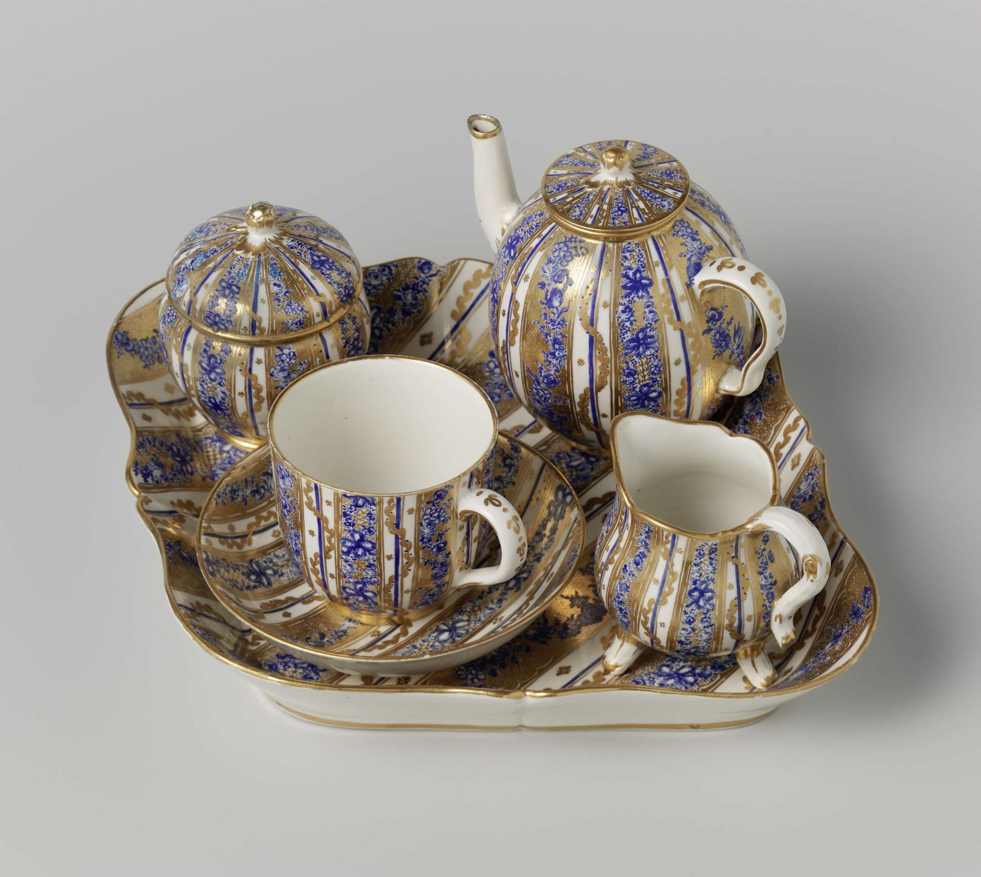 Tea service by Porzellanmanufaktur Frankenthal