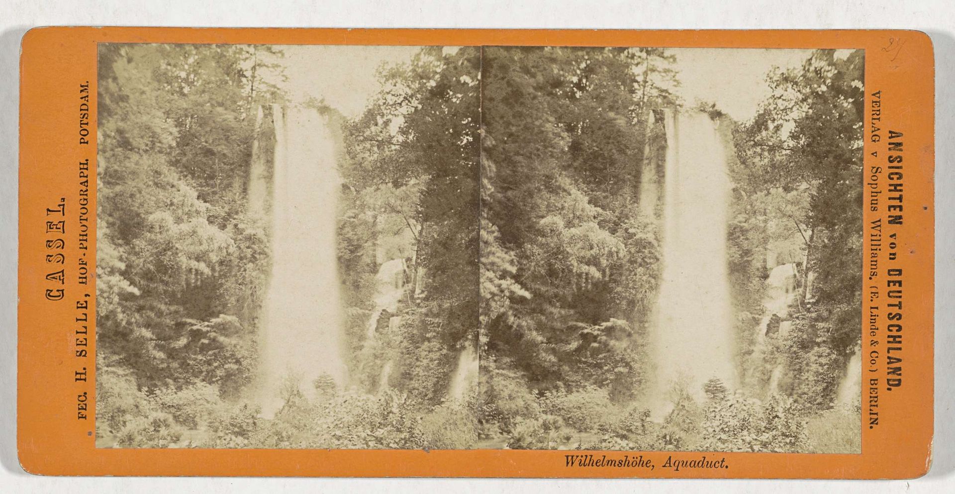 Aquaduct-waterval in Bergpark Wilhelmshöhe by Hermann Selle