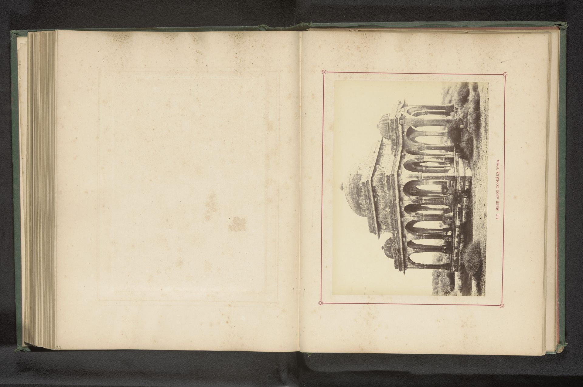 Tombe van Mir Abu Turab in Ahmedabad by Thomas Biggs