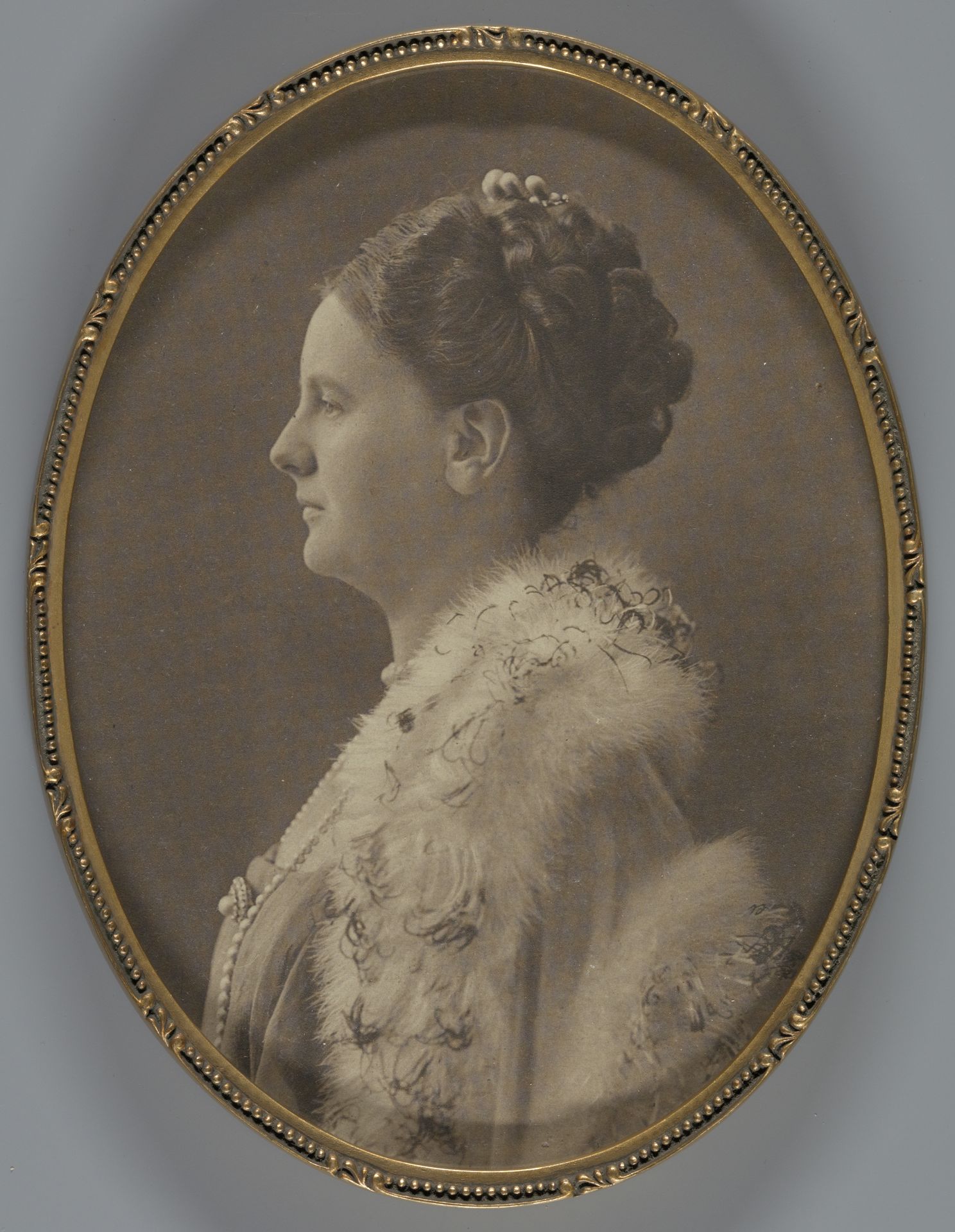 Portret van Wilhelmina, koningin der Nederlanden by Herman Deutmann