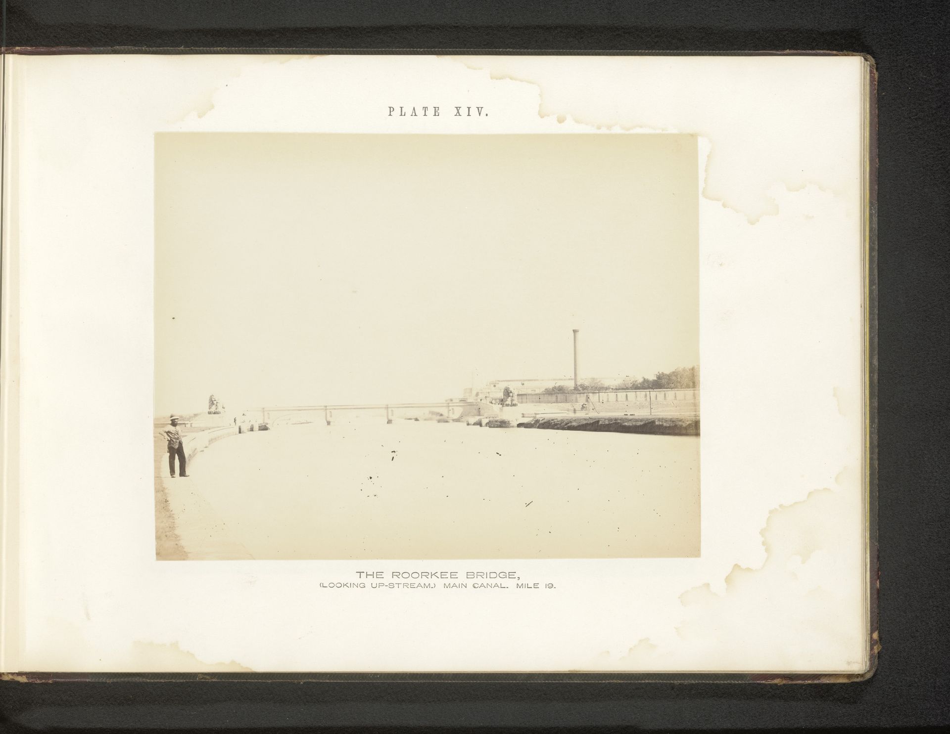 Gezicht op een brug over de Ganges bij Roorkee by Thomas George Glover