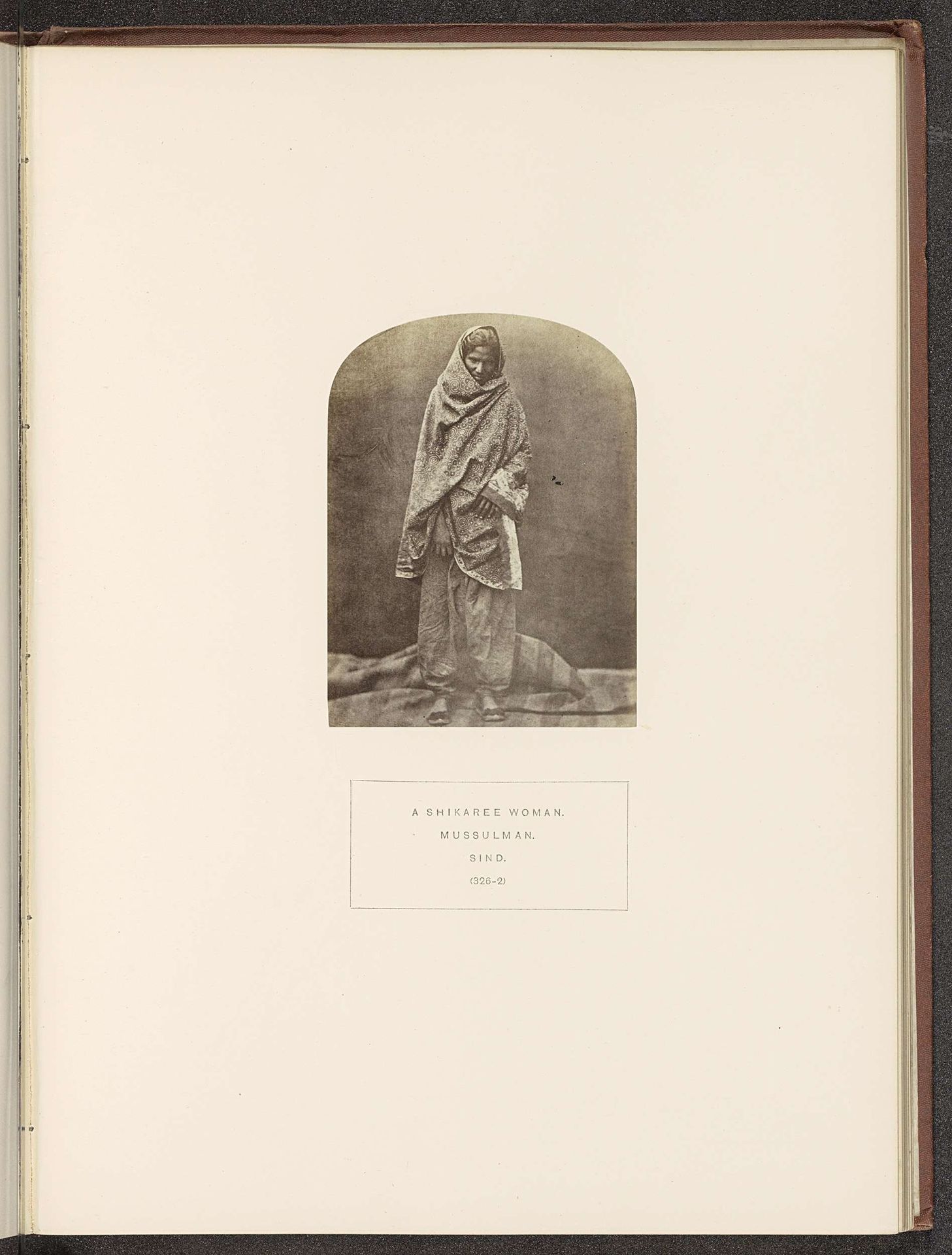 Portret van een onbekende vrouw met een hoofddoek uit Sindh by Henry Charles Baskerville Tanner