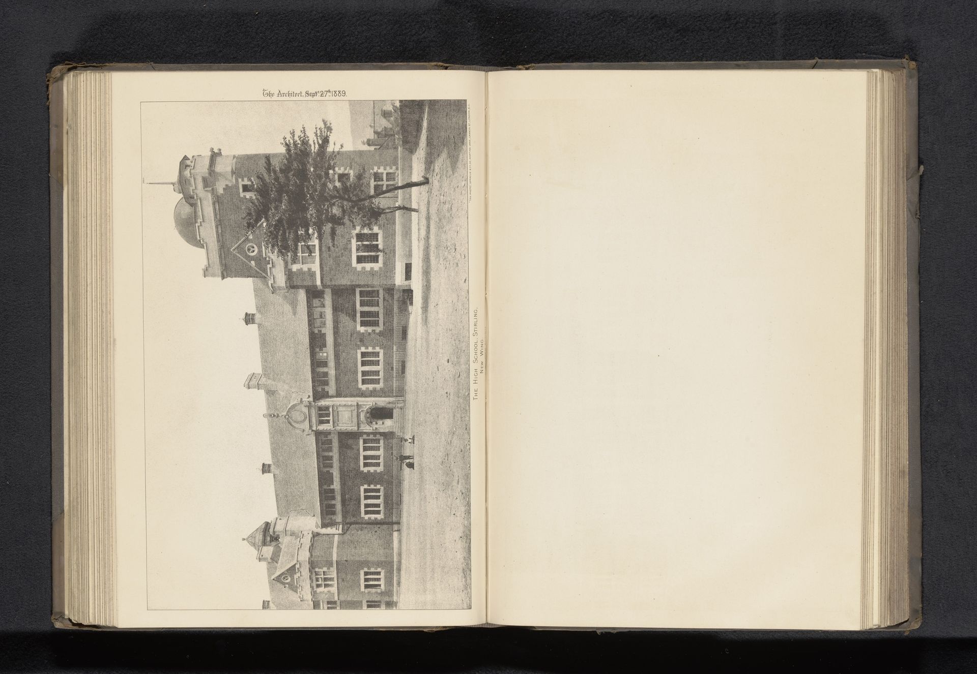 Gezicht op een middelbare school te Stirling by Anonymous