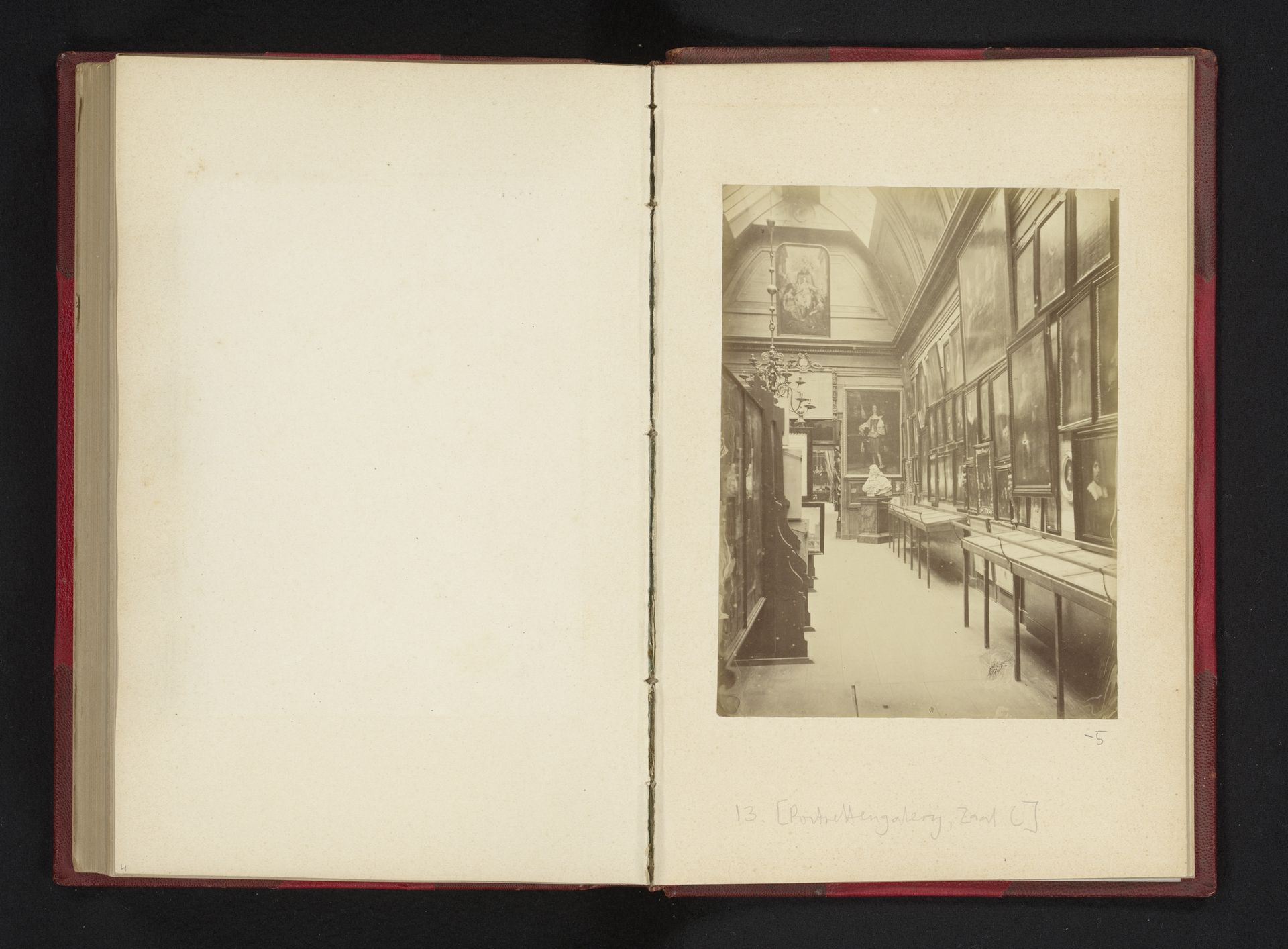Portrettengalerij op de Historische Tentoonstelling van Amsterdam in 1876 by Pieter Oosterhuis