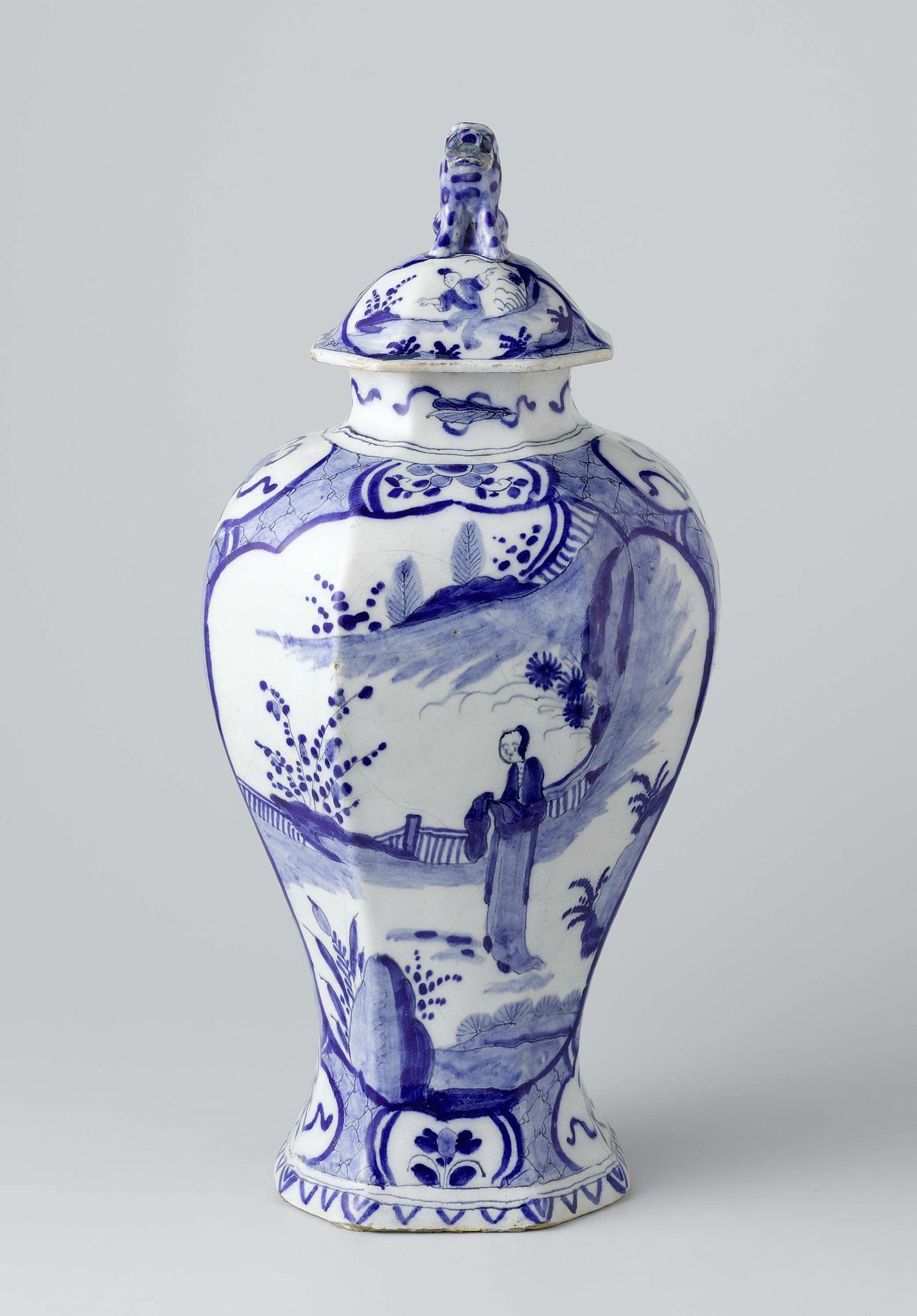 Garniture with three vases and two beaker vases by De Drie Posteleyne Astonne