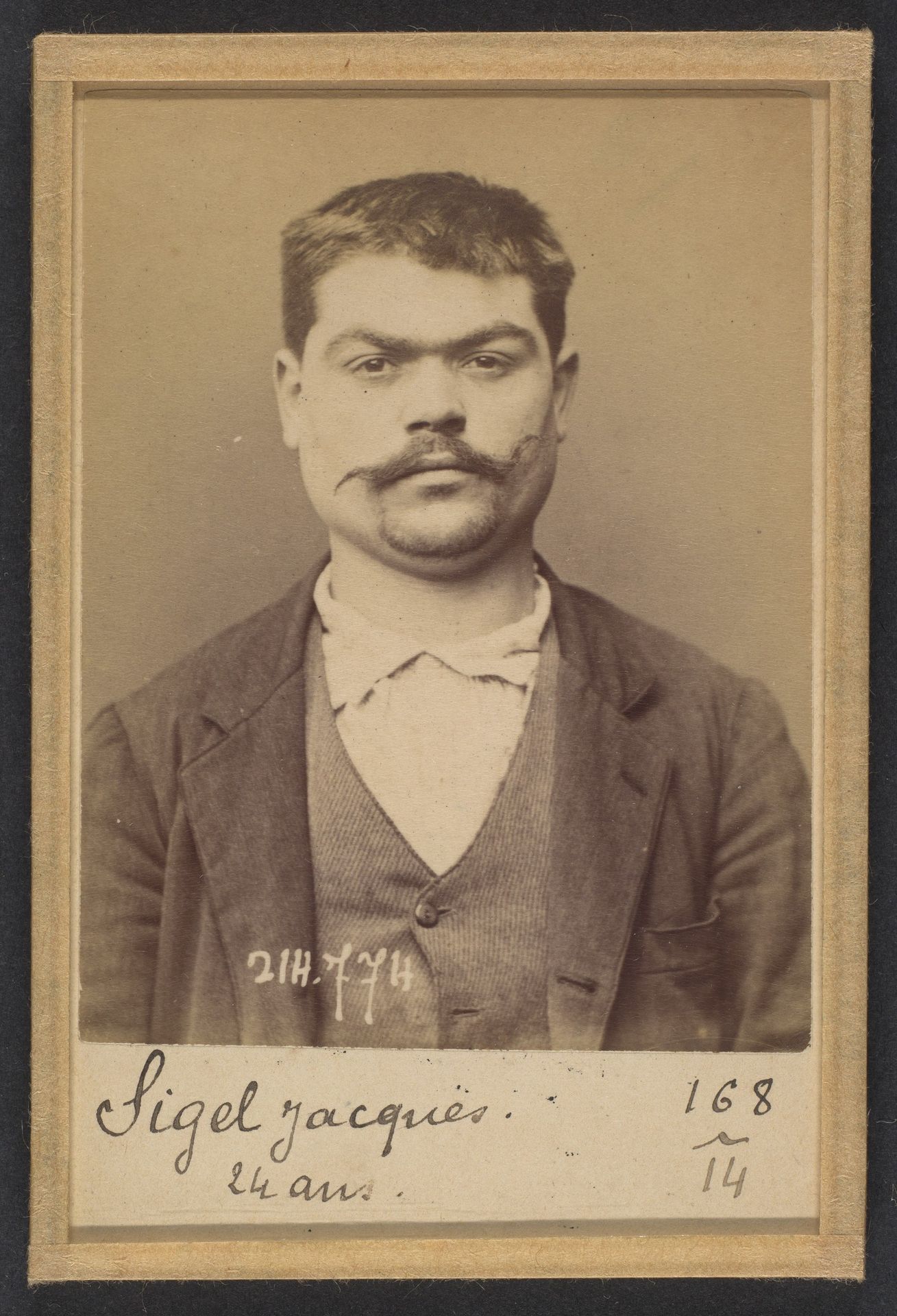 Sigel. Jacques. 24 ans, né à Kuttalsheim (Bas Rhin). Bijoutier. Anarchiste. 26/2/94. by Alphonse Bertillon