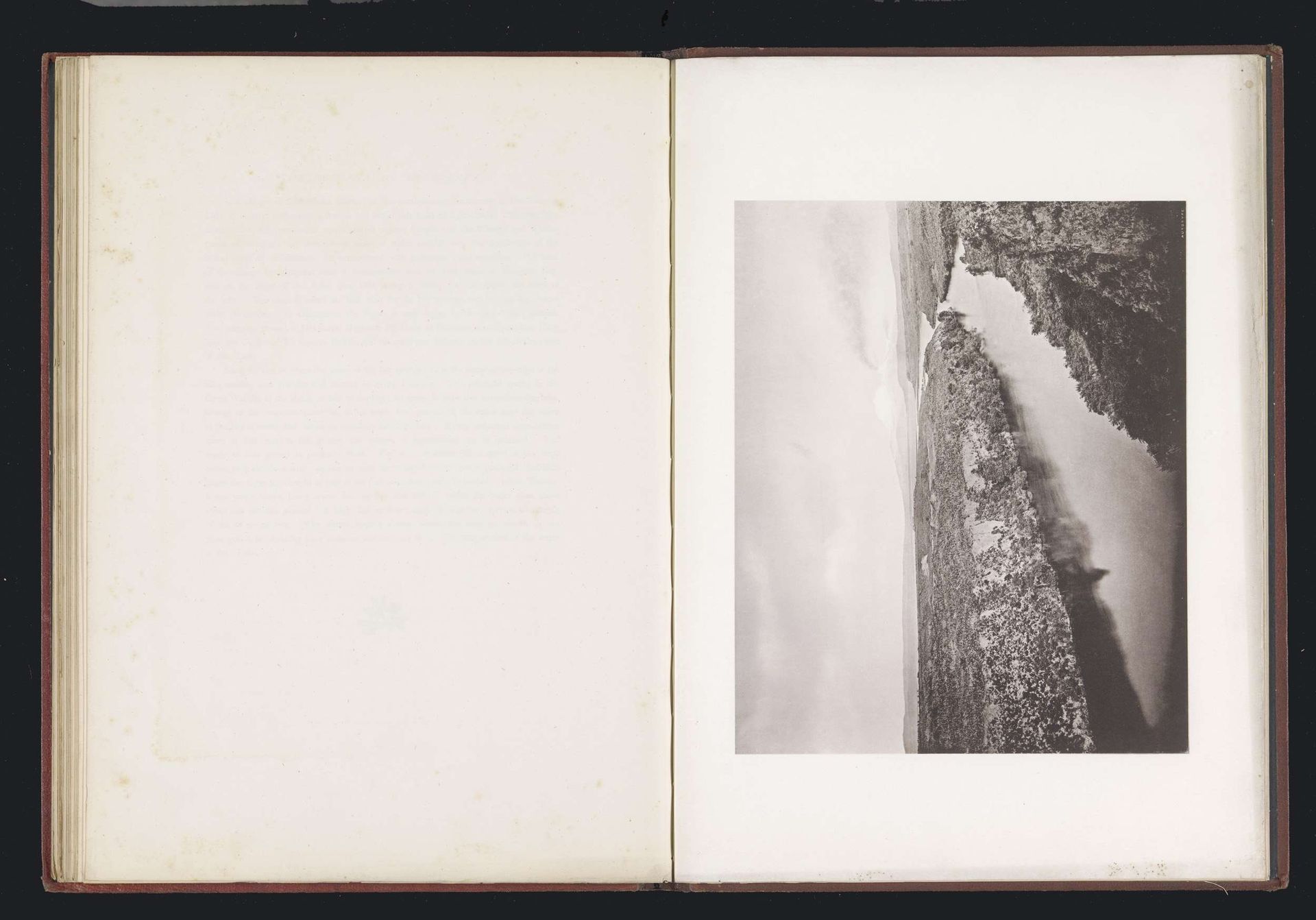Gezicht op Lake Taupo by Daniel Louis Mundy