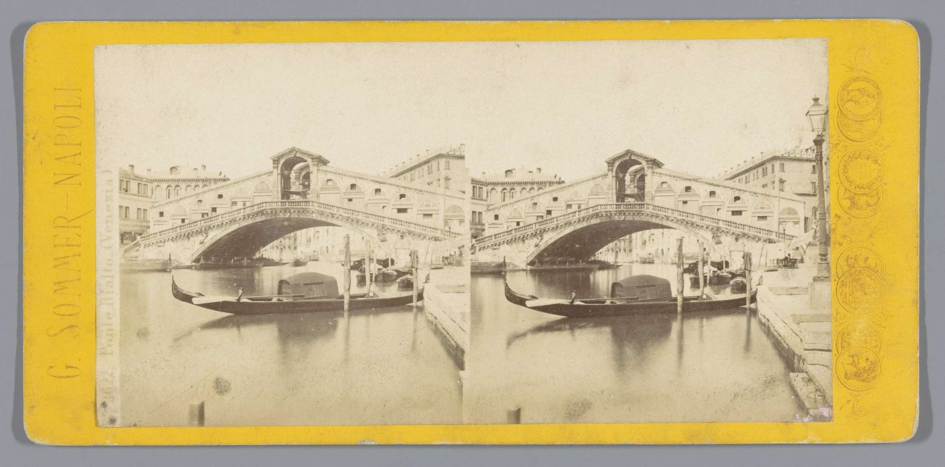 Gezicht op de Rialtobrug in Venetië by Giorgio Sommer
