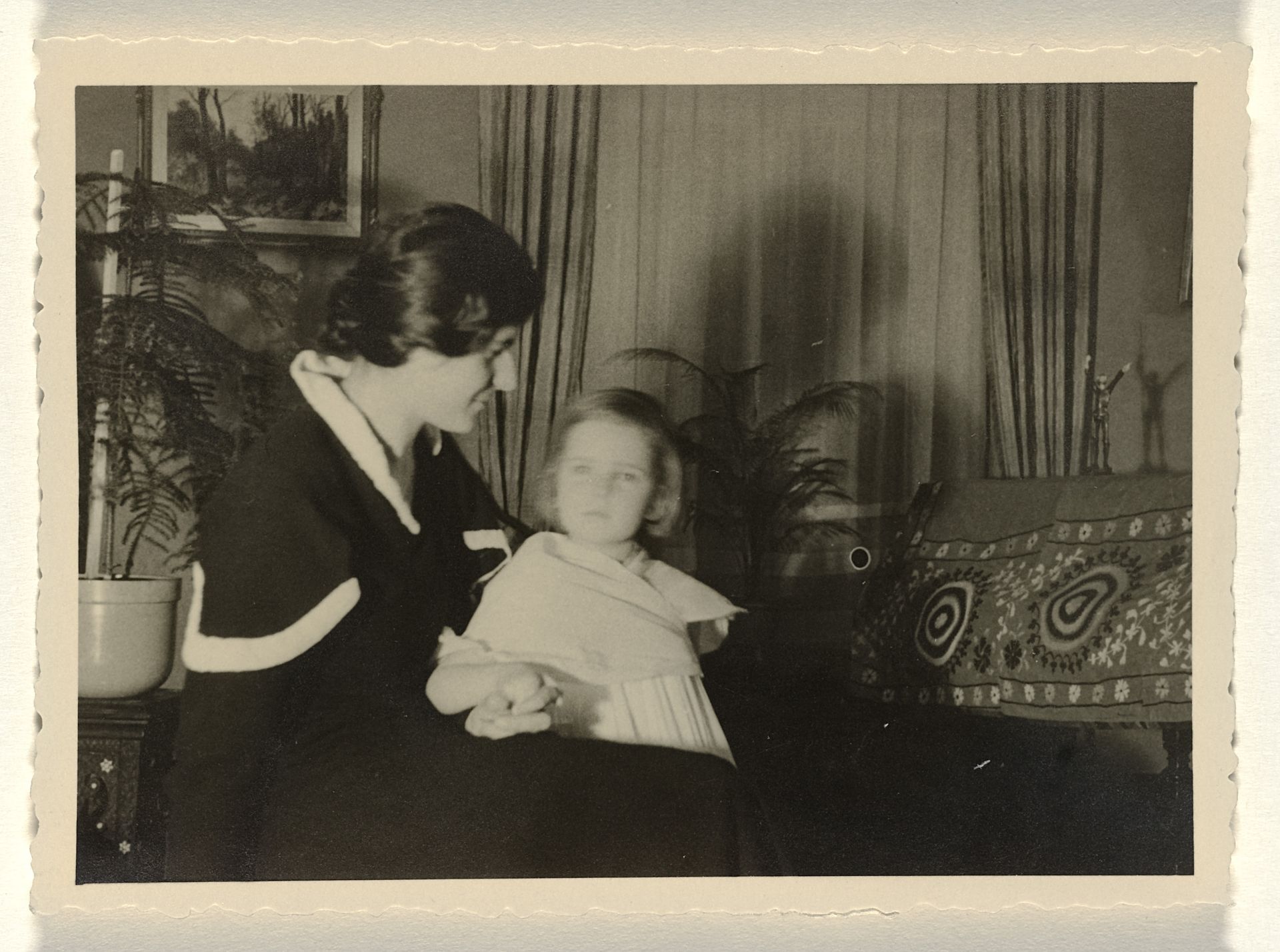 Isabel Wachenheimer tijdens Kerst 1932 in Stuttgart by Anonymous
