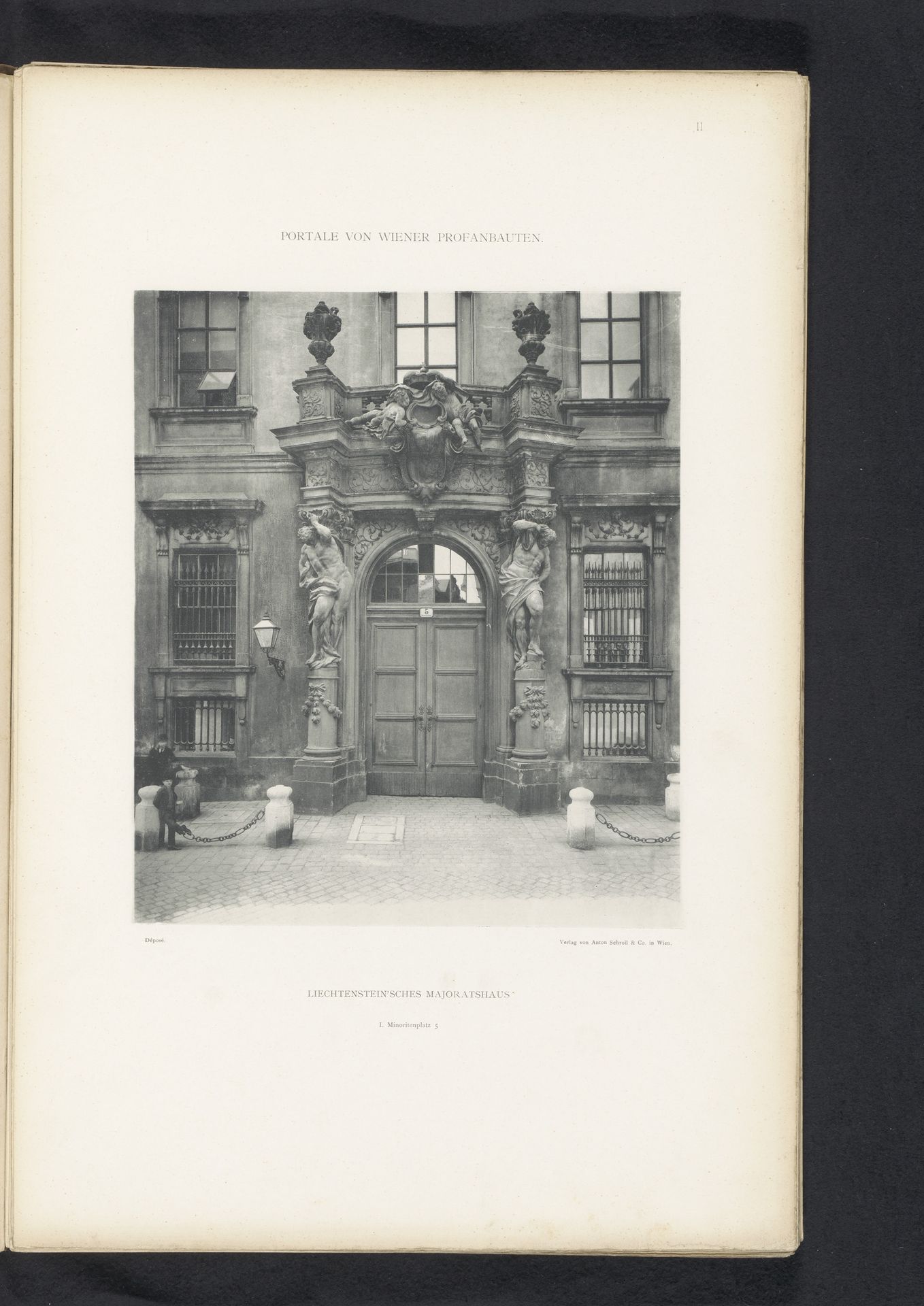 Toegangsportaal van Stadtpalais Liechtenstein te Wenen by Anonymous