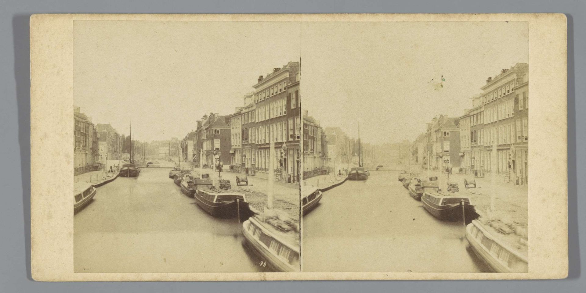 Gezicht op het Spui in Den Haag by Pieter Oosterhuis