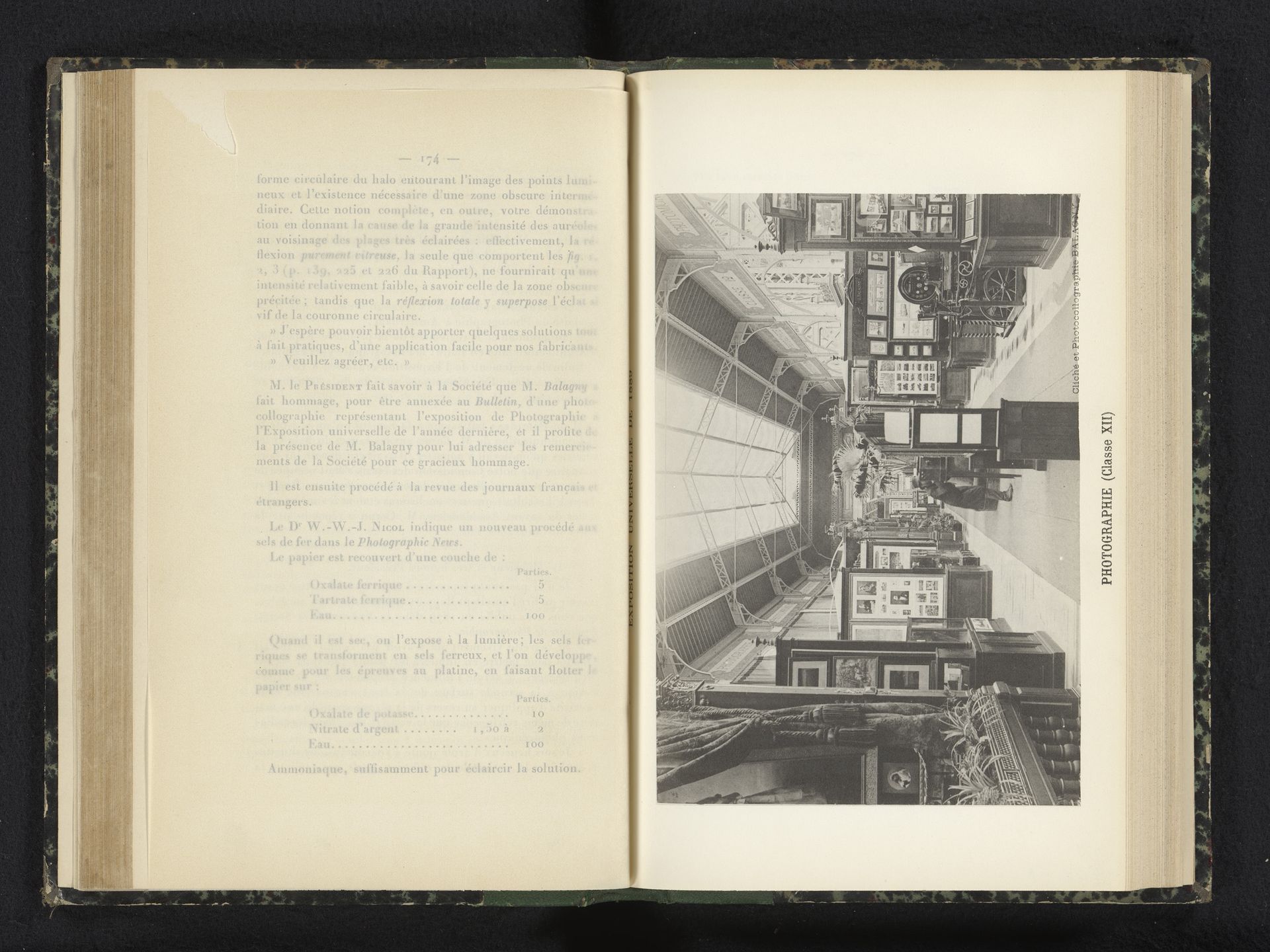 Afdeling fotografie op de Wereldtentoonstelling van 1889, Parijs by Georges Balagny