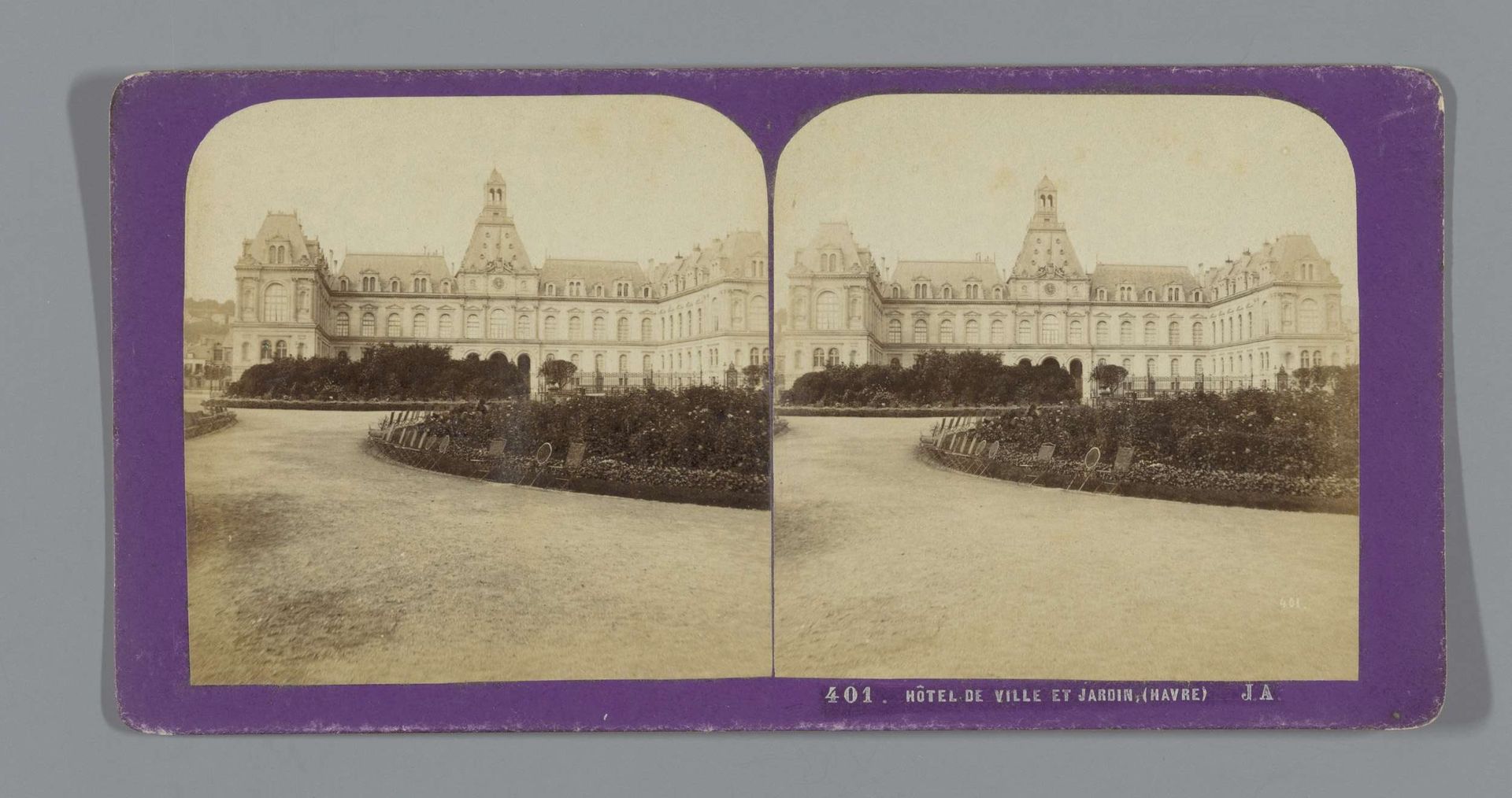 Exterieur van het stadhuis van Le Havre by Jean Andrieu