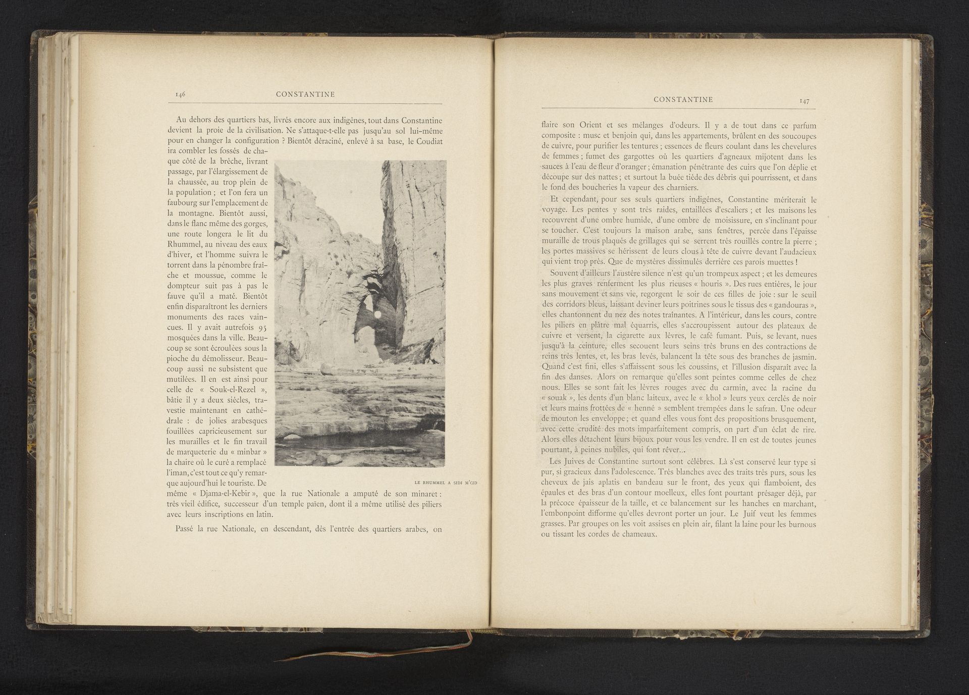Gezicht op de rivier de Rummel bij Constantine, Algerije by Jules Gervais-Courtellemont