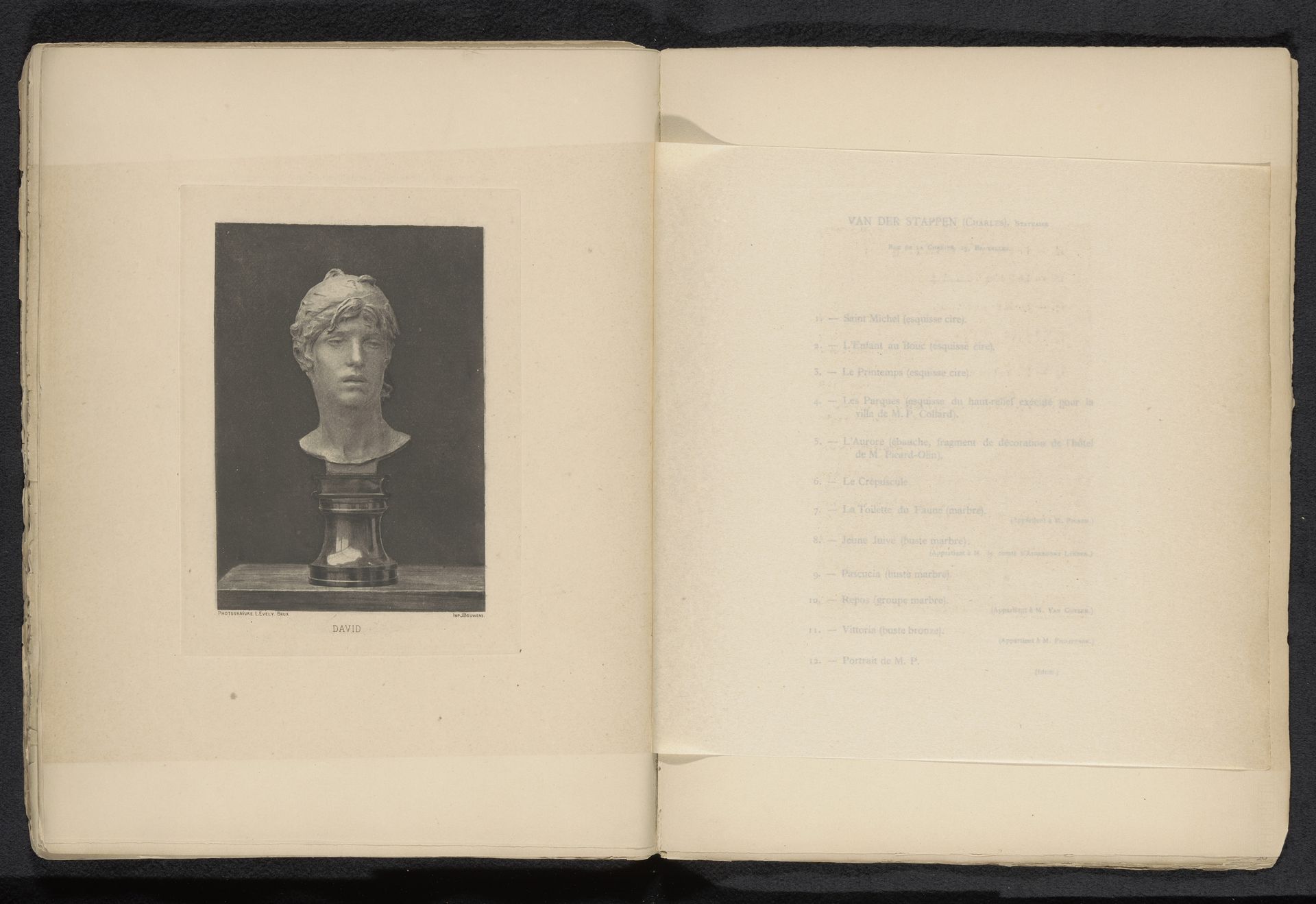 Sculptuur van het hoofd van David door Charles van der Stappen by Léon Evely