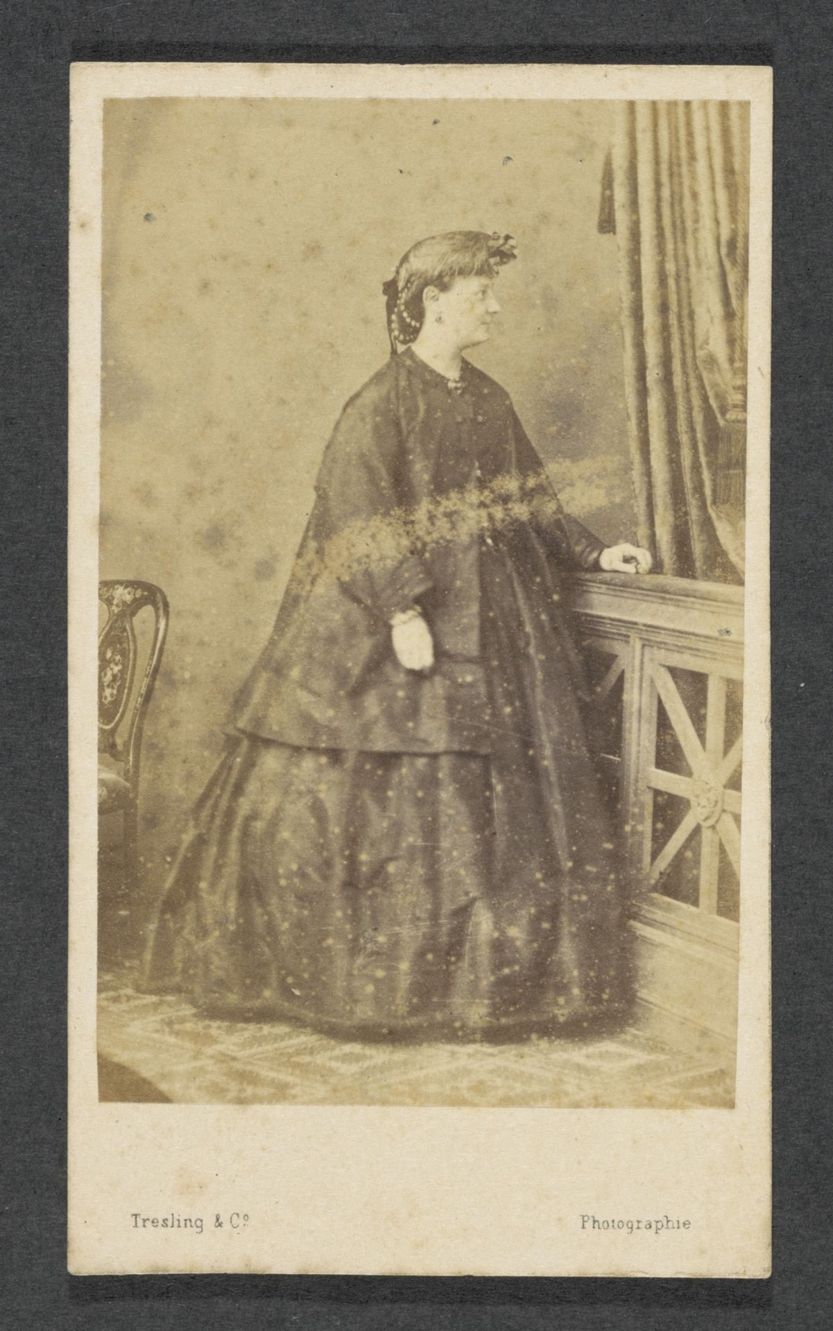 Portret van een onbekende vrouw uit de familie Marmelstein by Tresling & Comp.