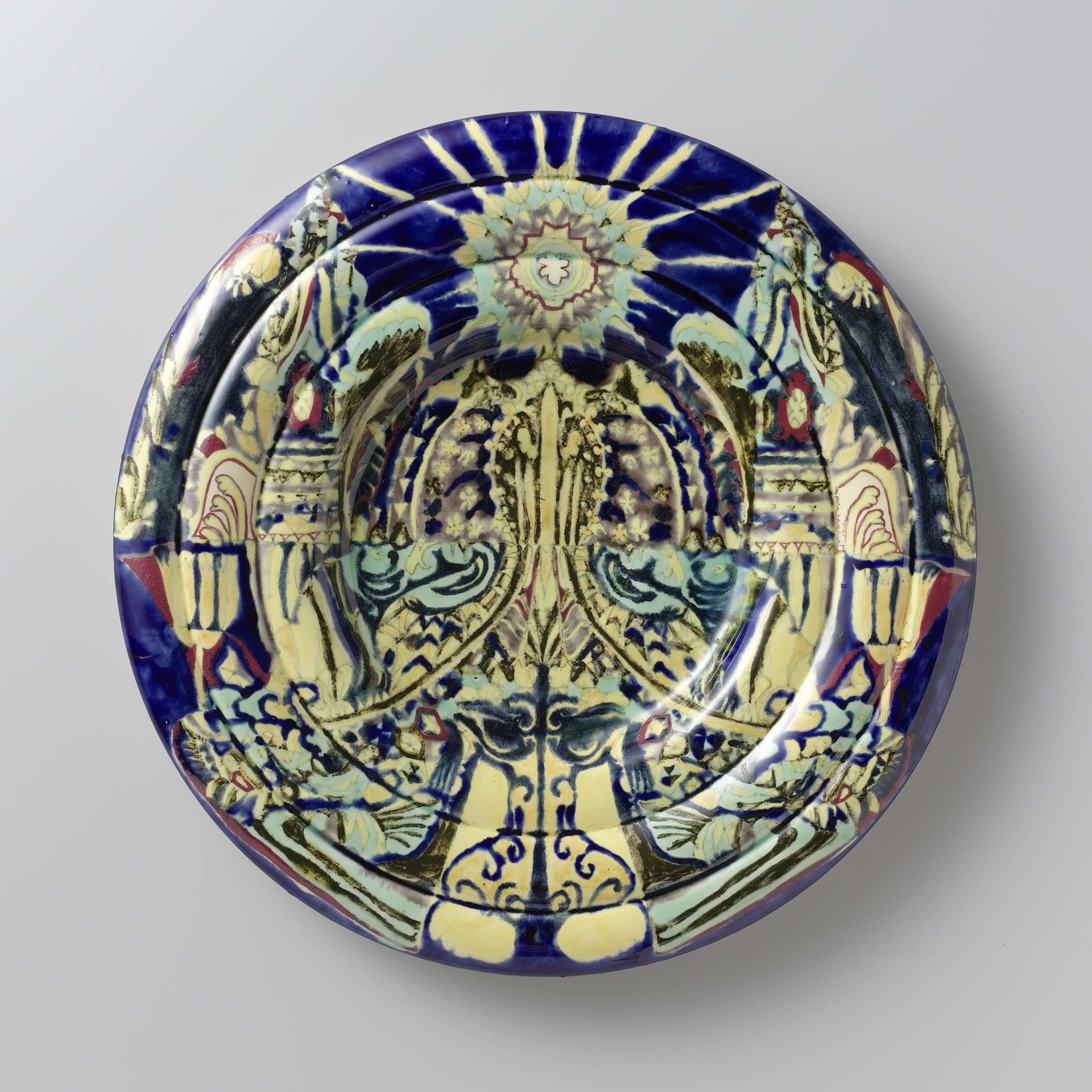 Decorative plate with the ‘Day’ pattern by Theo Colenbrander