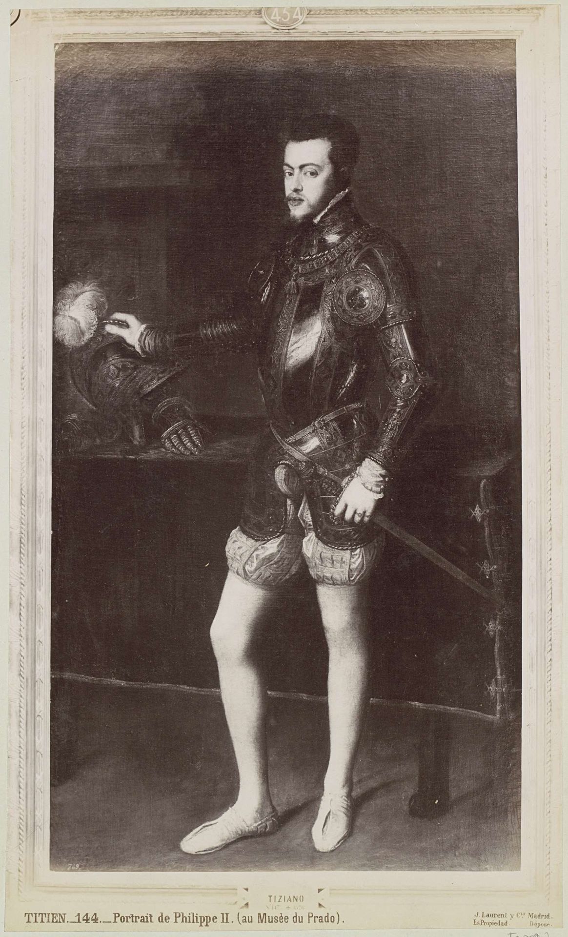 Fotoreproductie van een schilderij door Titiaan, voorstellend een portret van koning Filips II van Spanje by Juan Laurent