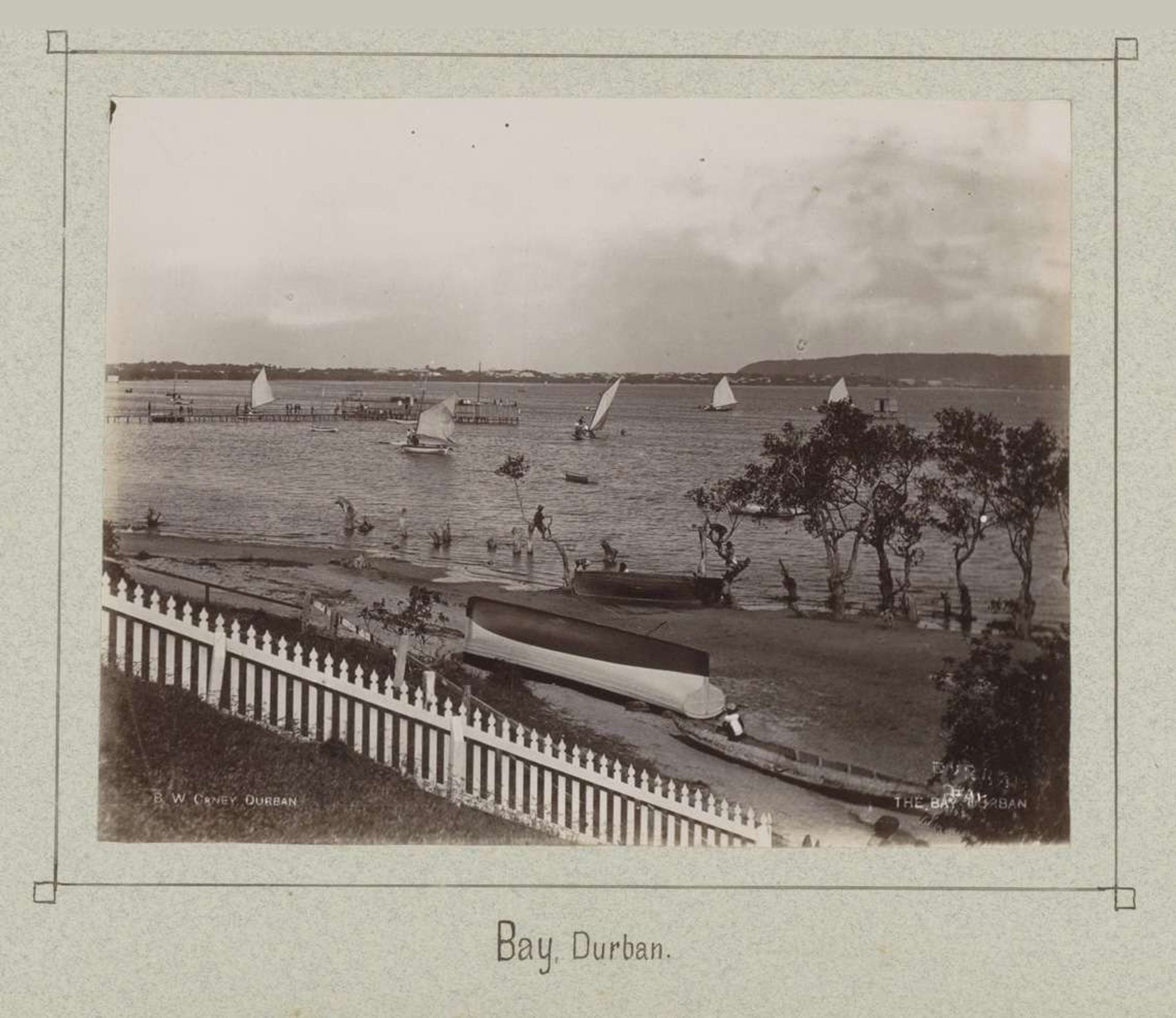 Baai met zeilboten bij Durban by Benjamin William Caney