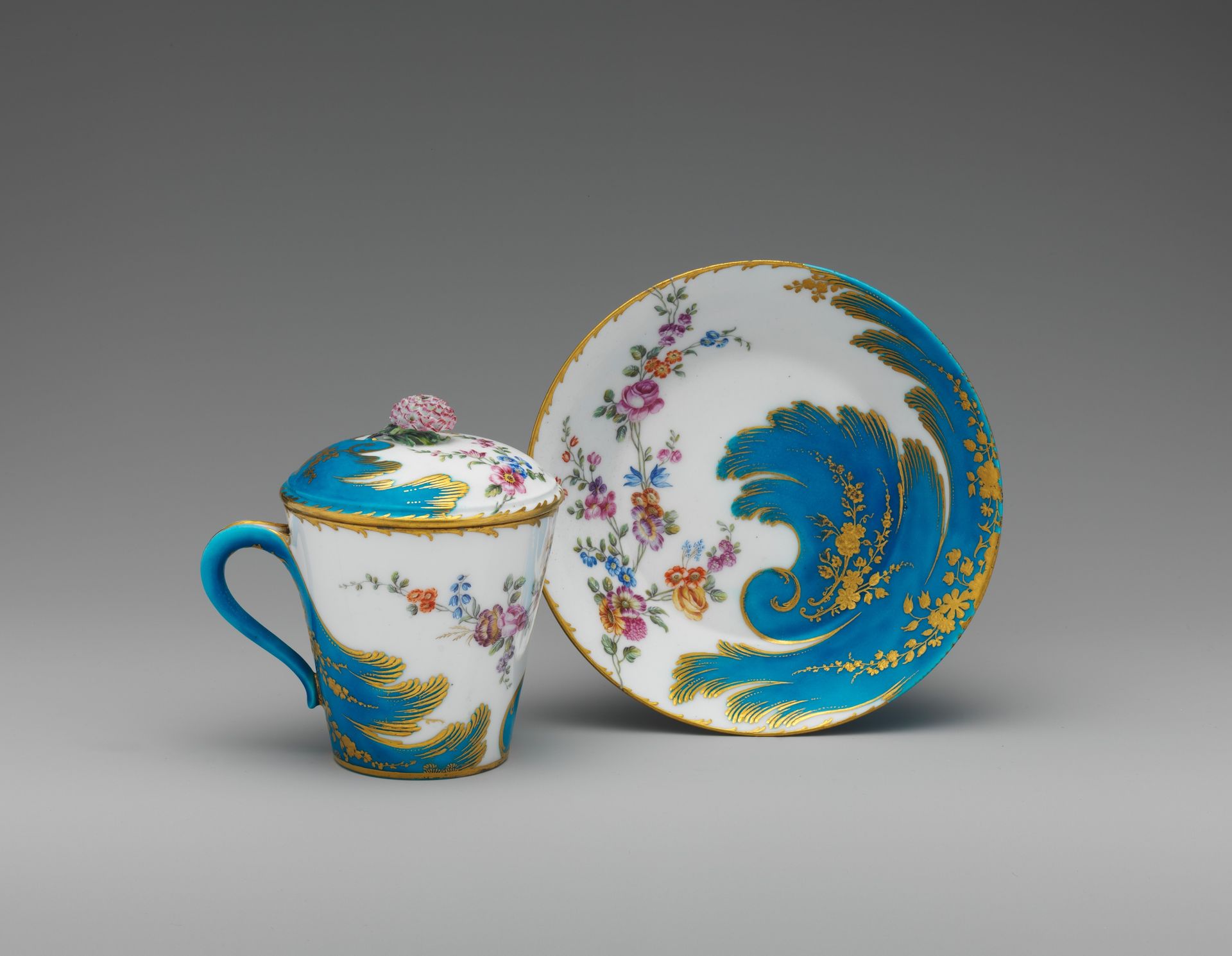Cup with cover and saucer (gobelet à lait et soucoupe) by Vincennes Manufactory