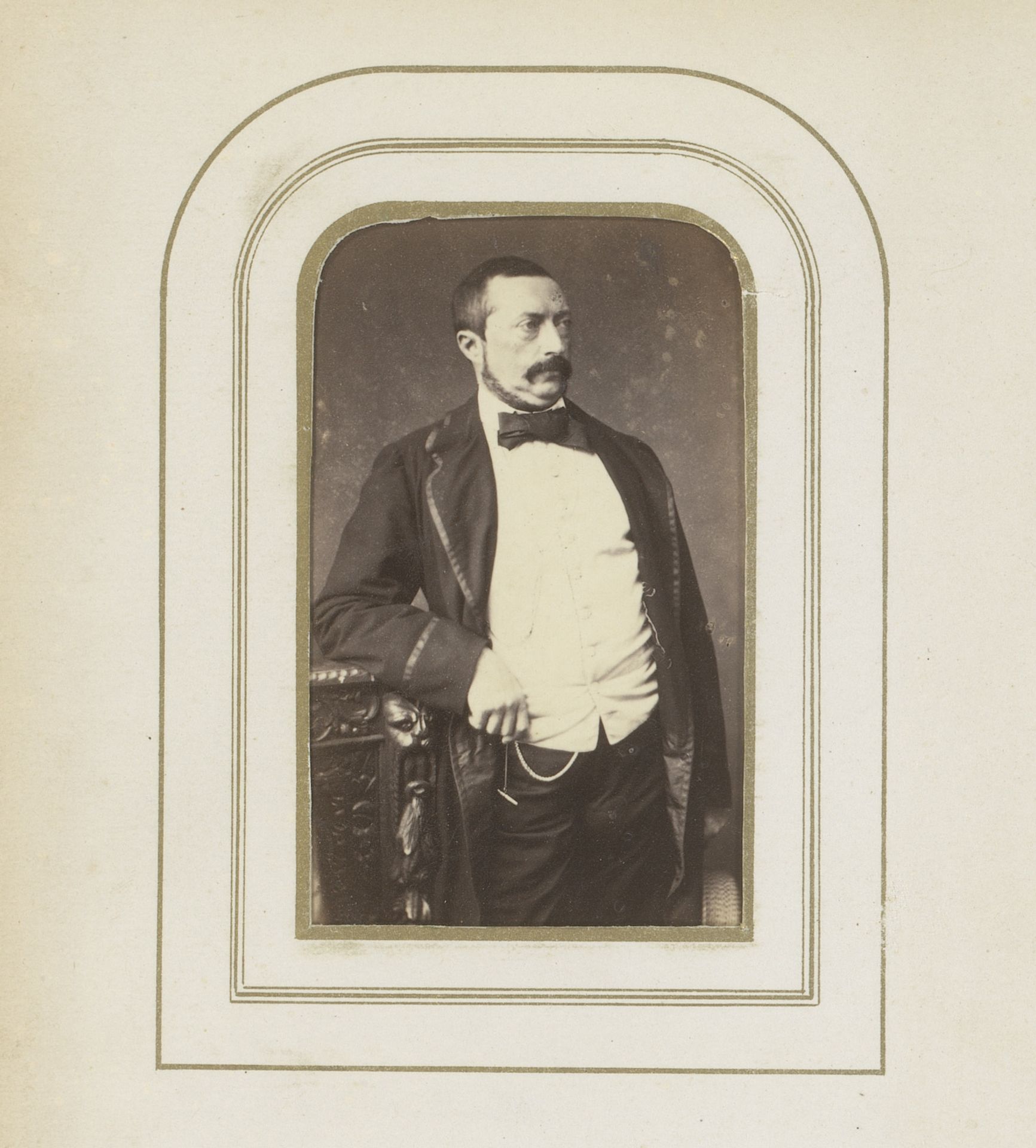 Portret van een man by Ghémar Frères