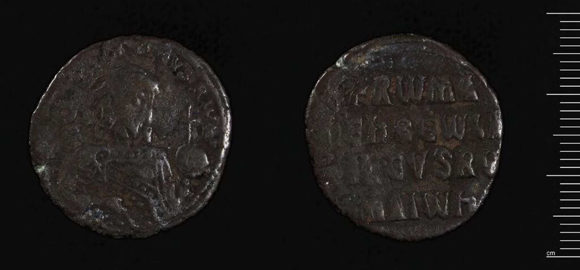 Follis of Romanos I, Constantinople by Constantine VII