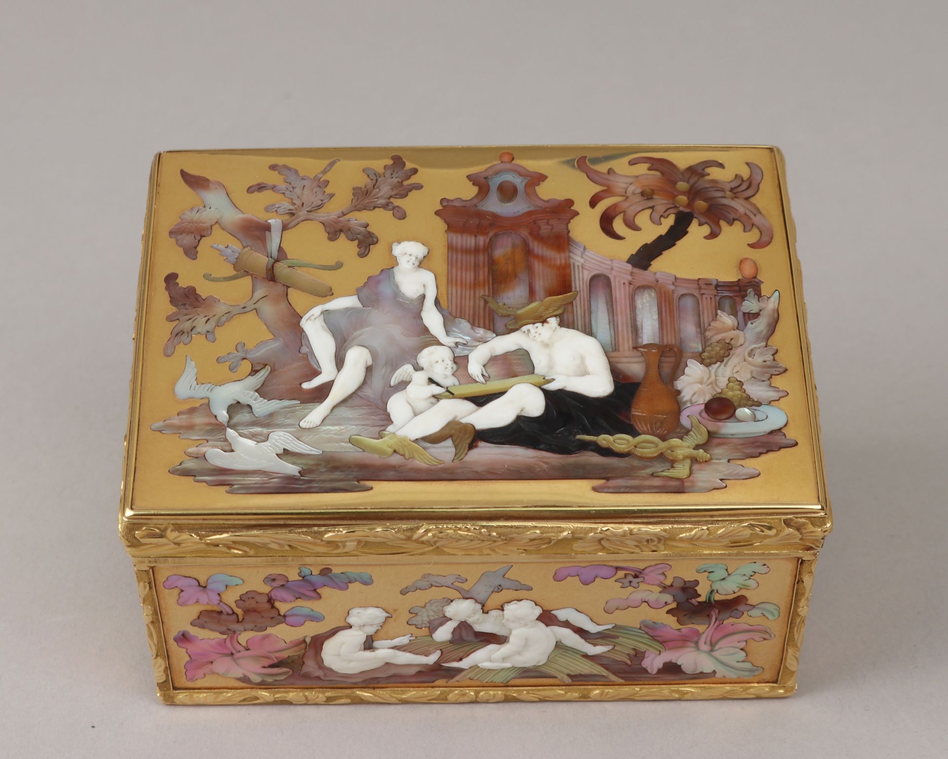 Snuffbox by Michel de Lassus