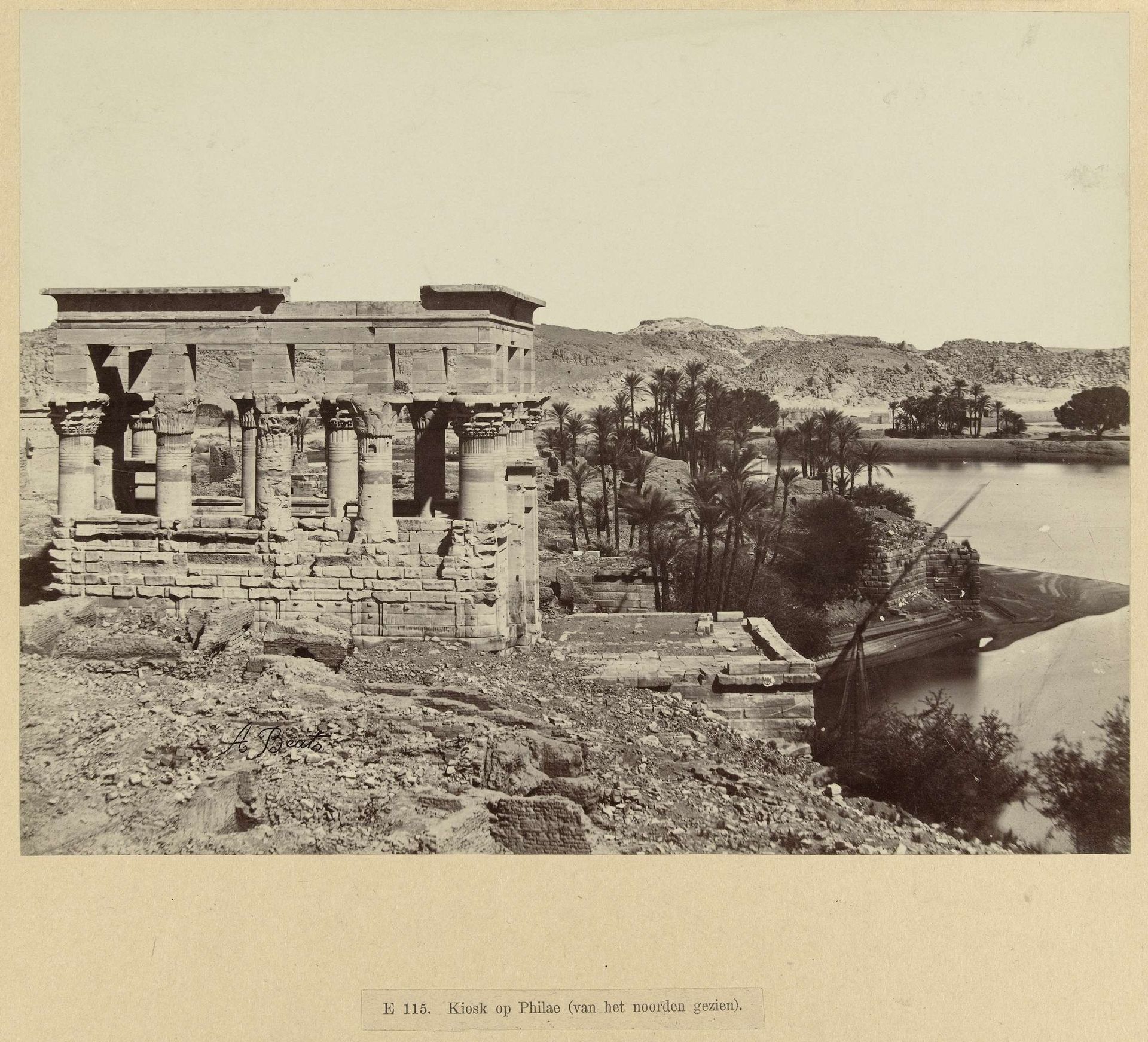 Kiosk van Trajanus op het eiland Philae by Antonio Beato