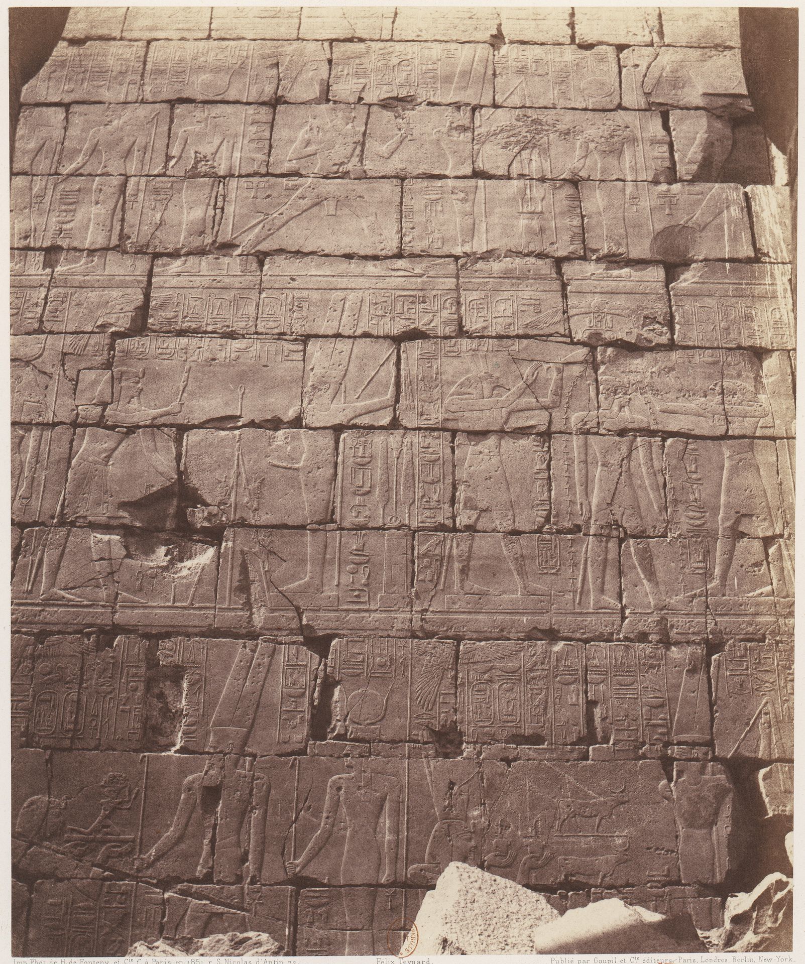Karnak (Thèbes), Palais - Salle Hypostyle - Décoration de la Paroi Intérieure au Point L by Félix Teynard