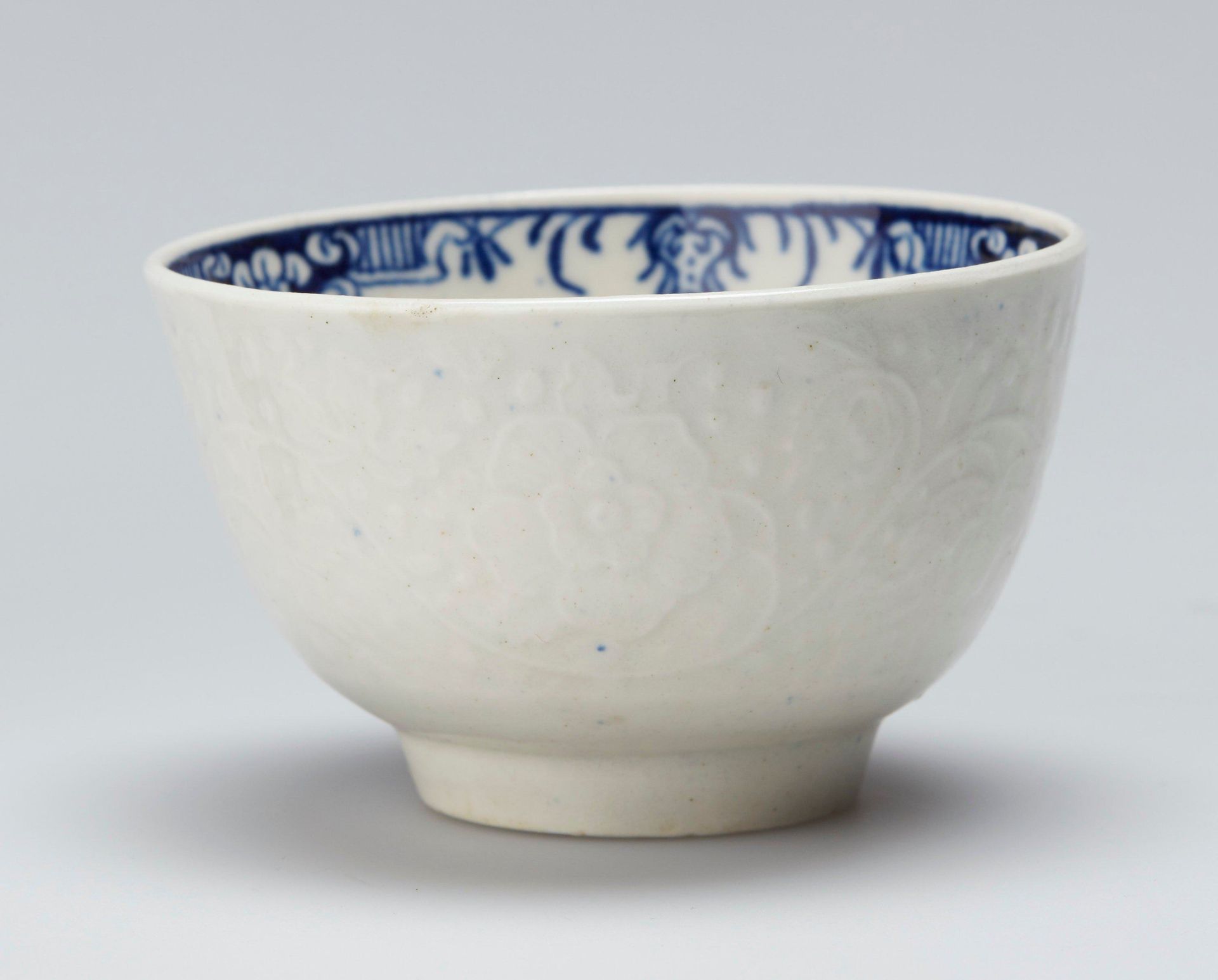 Tea cup by Worcester Porcelain Works (a.k.a. Royal Worcester Porcelain Company)