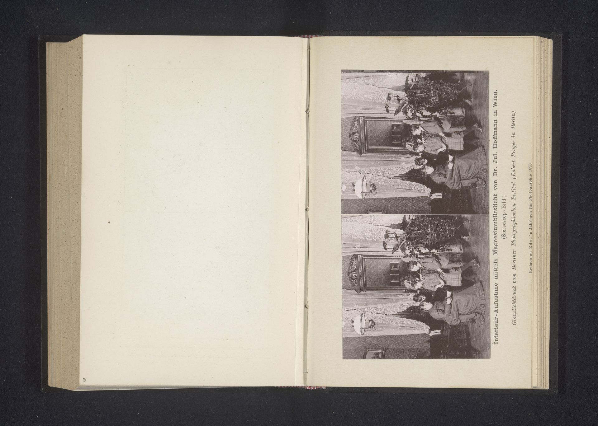 Stereofoto van een onbekend gezelschap in huis by Jul. Hoffmann