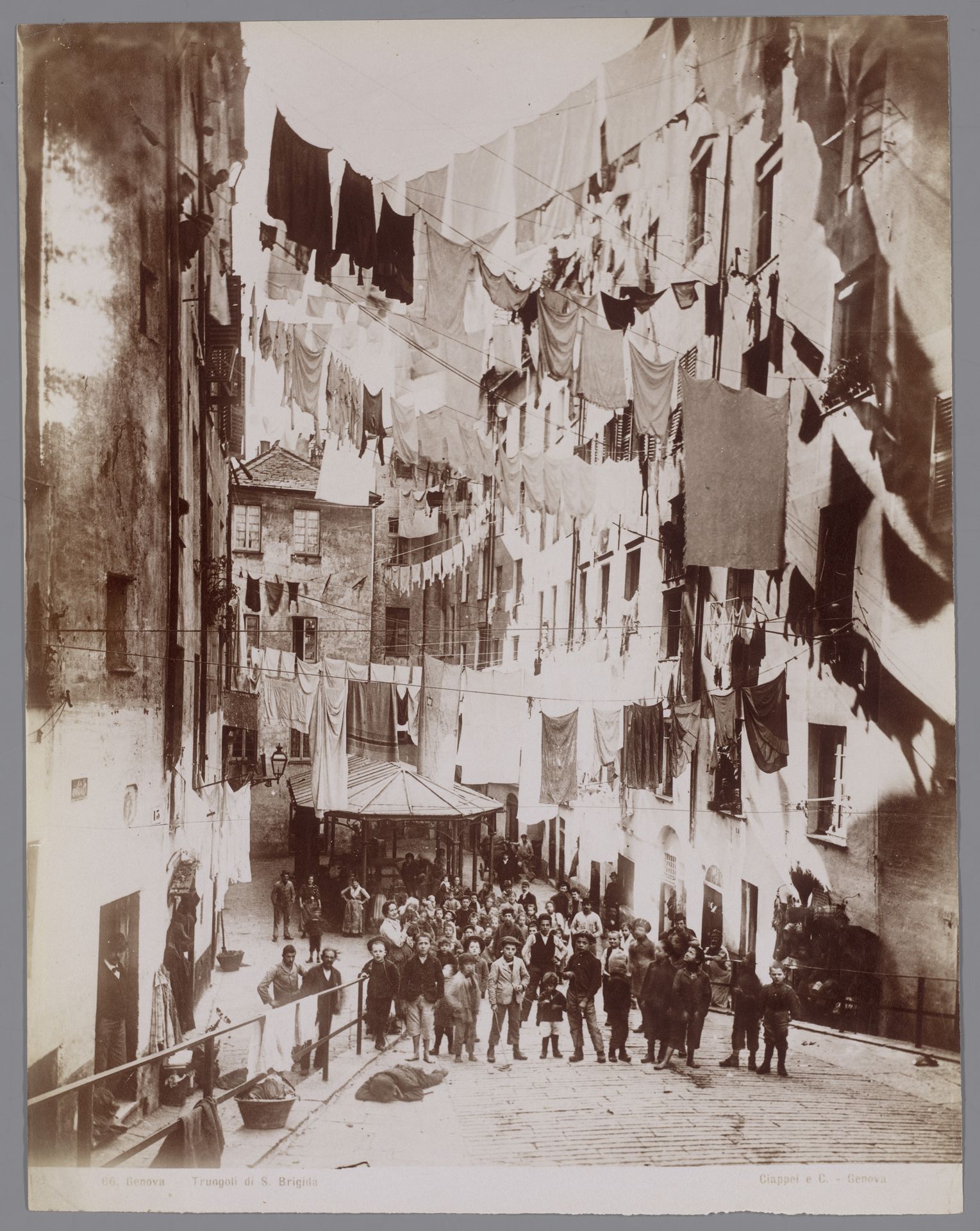 Piazza dei Truogoli di San Brigida in Genua by Ciappe e C.