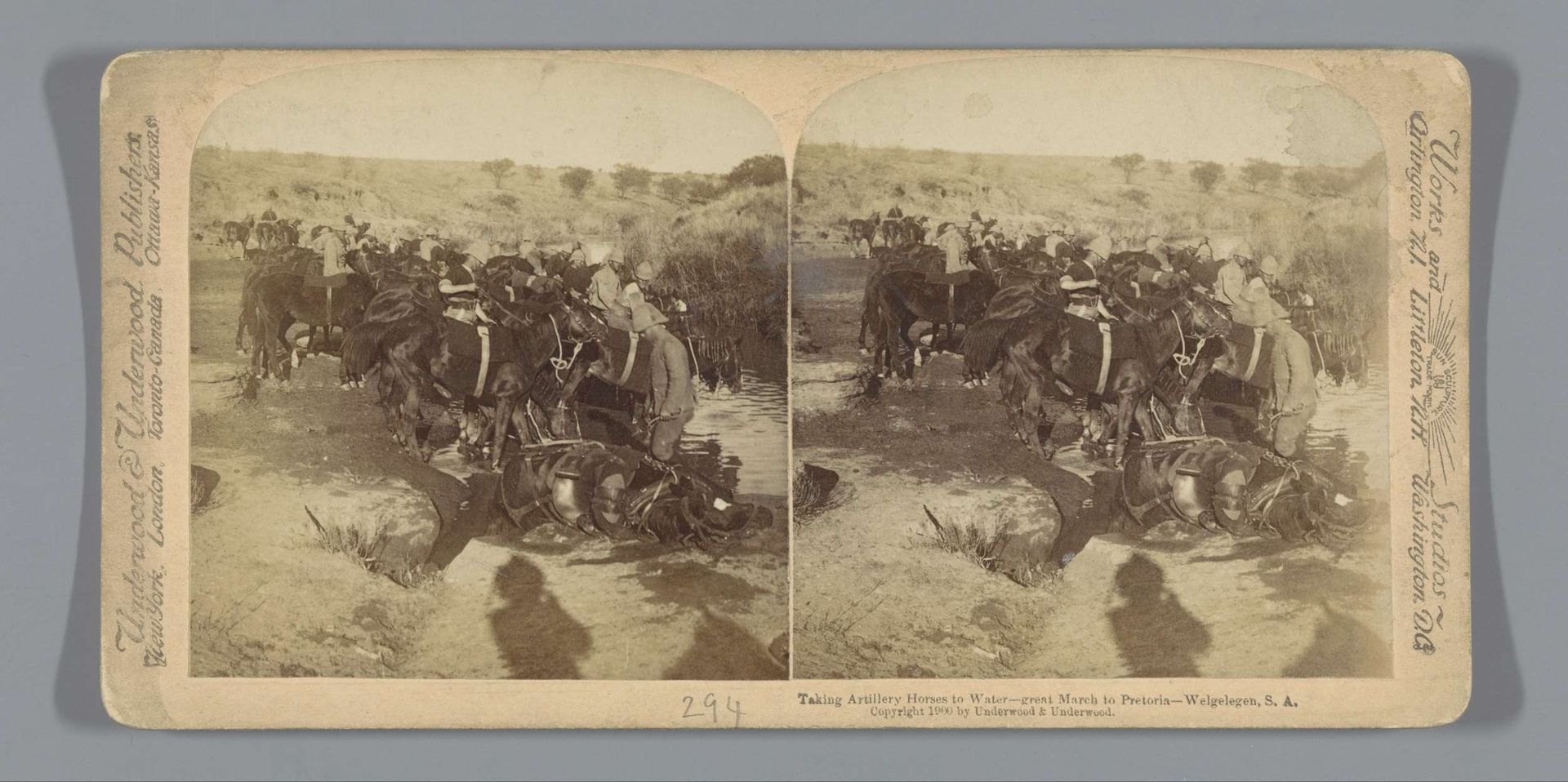 Militairen leiden hun paarden naar het water onderweg naar Pretoria, Zuid-Afrika by Anonymous